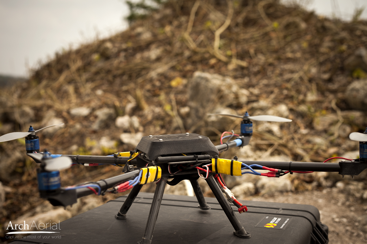 Le drone d’Arch Aerial, dont on voit ici le prototype testé durant l’été 2013, peut voler à environ 50 km/h. © Arch Aerial