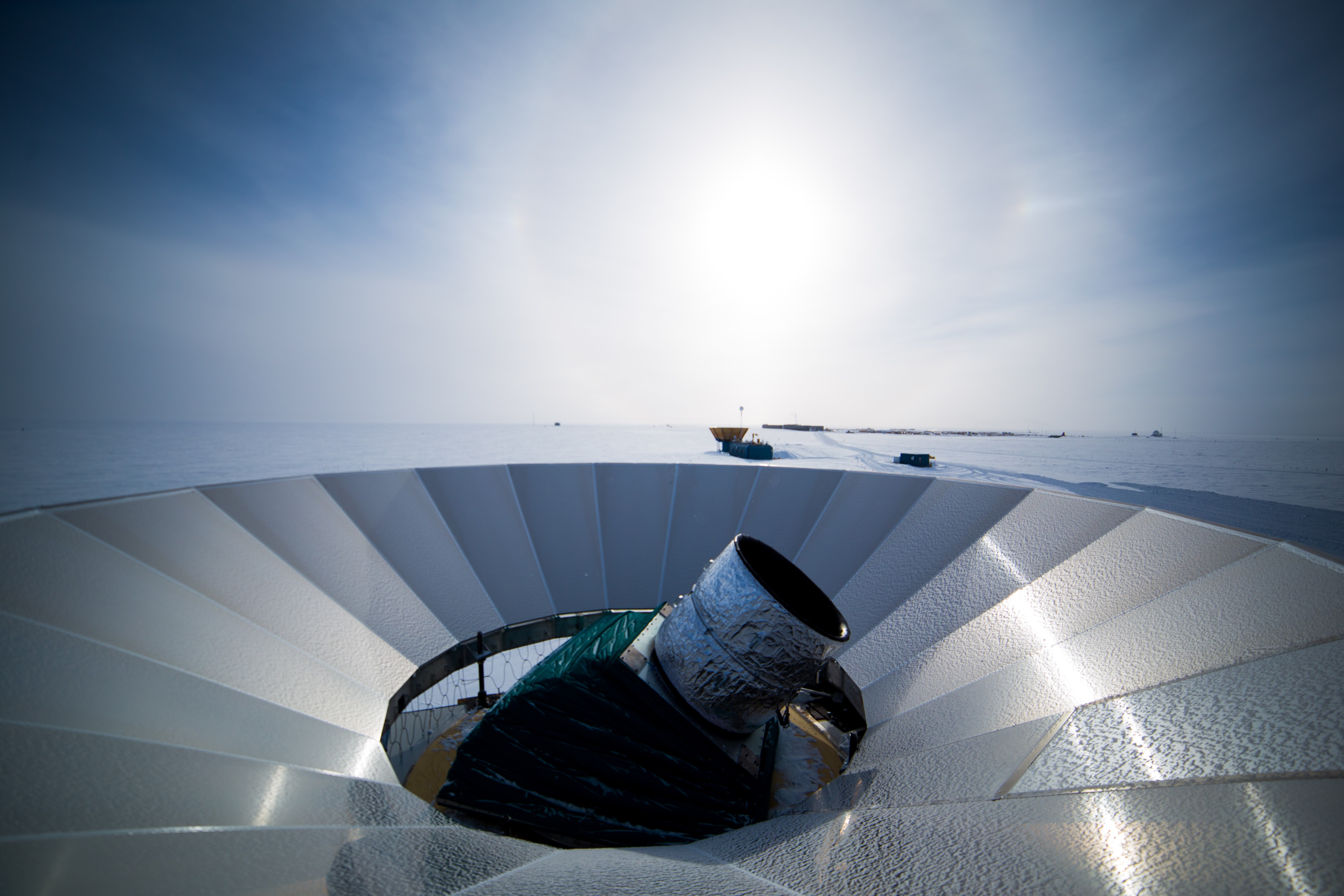 Le télescope Bicep3 au pôle Sud. © BICEP, Keck Collaboration 