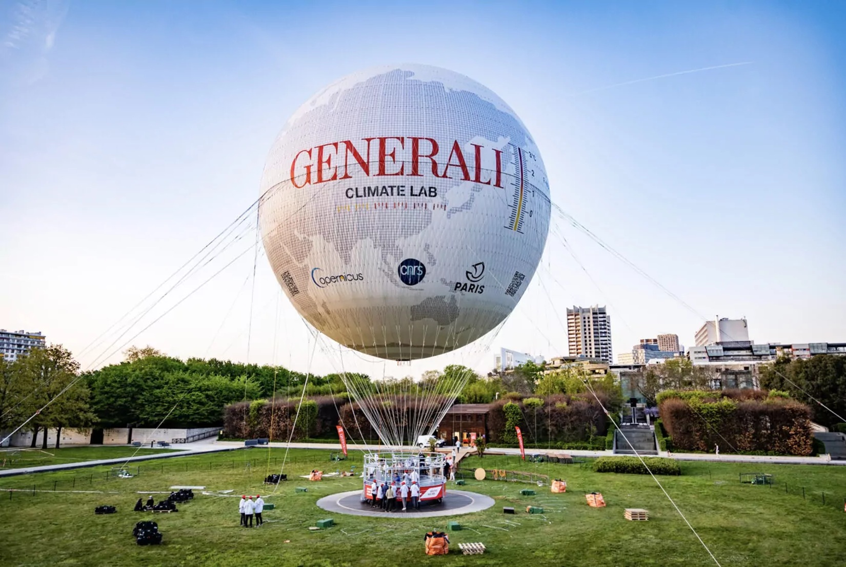 Chaque année, le Ballon Generali de Paris accueille environ 50 000 visiteurs pour des vols de 10 minutes. © Generali