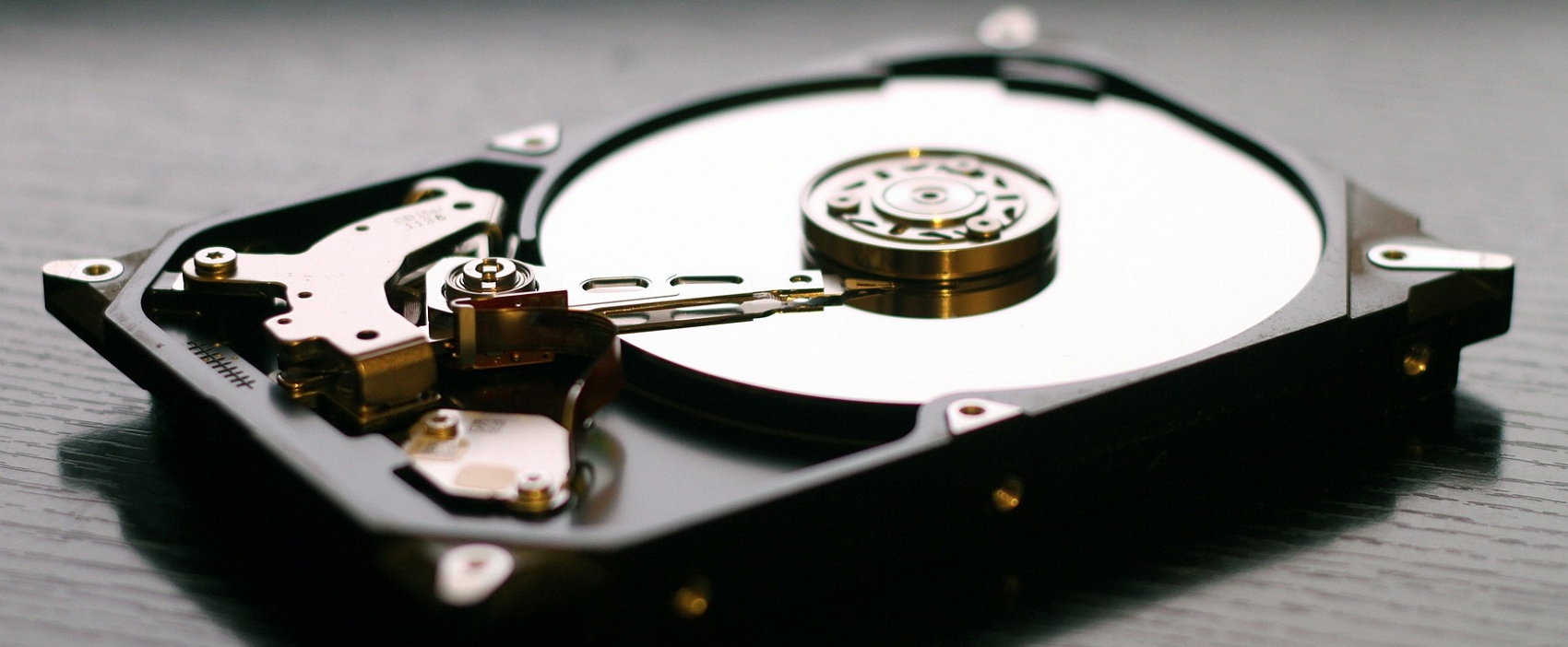 On peut partitionner des périphériques de stockage comme les disques HDD, les disques SSD et les clés USB. © Pixabay.com