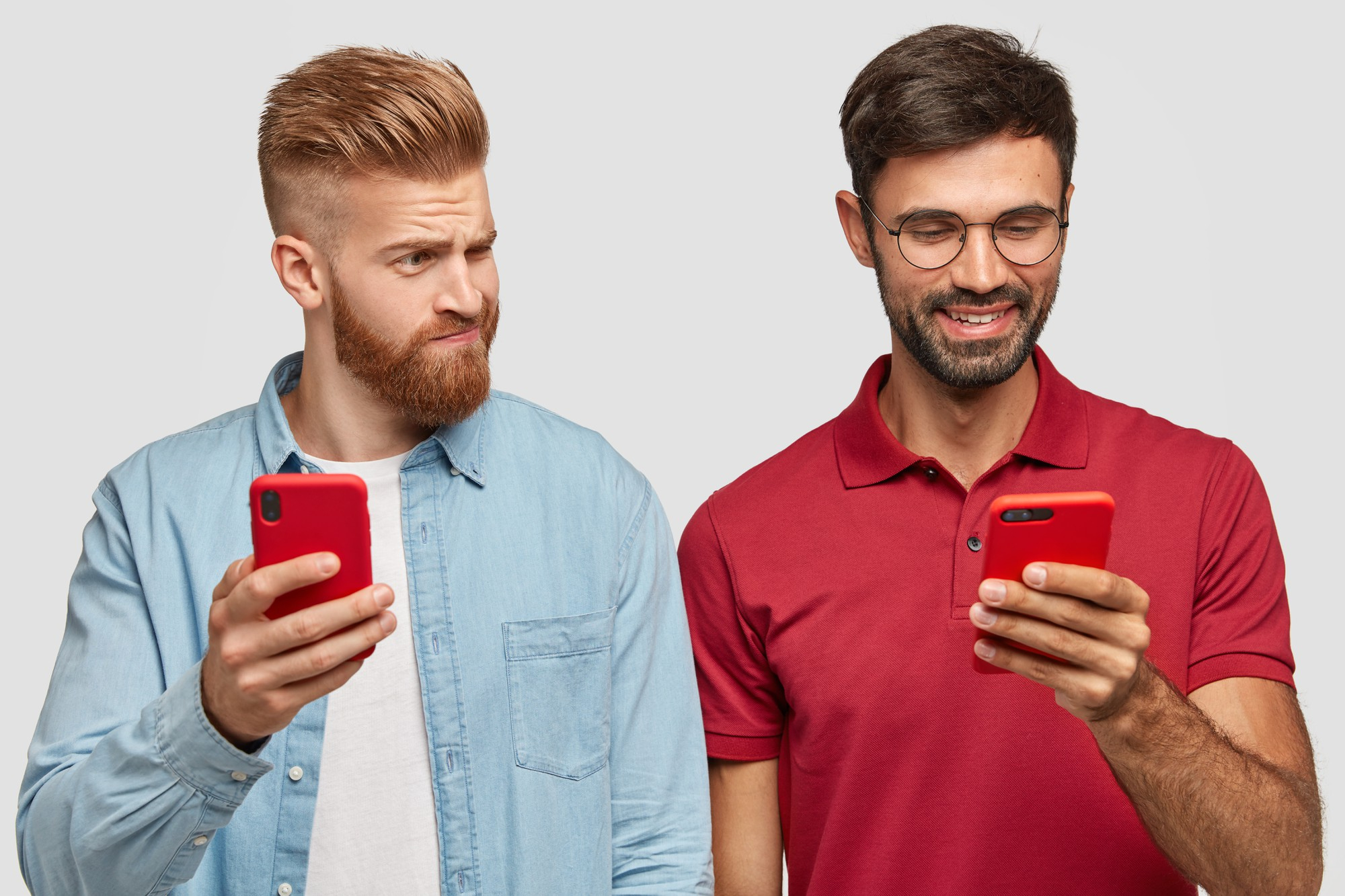 Free ou SFR : comparatif des réseaux, des box et des forfaits pour choisir sereinement, freepik