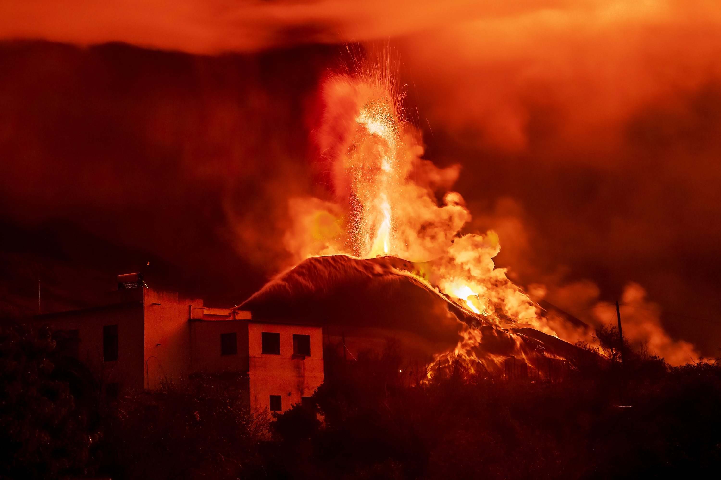 Depuis le mois de septembre, le volcan Cumbre Vieja est en éruption sur l'île de la Palma. © Sander Meertins, Adobe Stock   