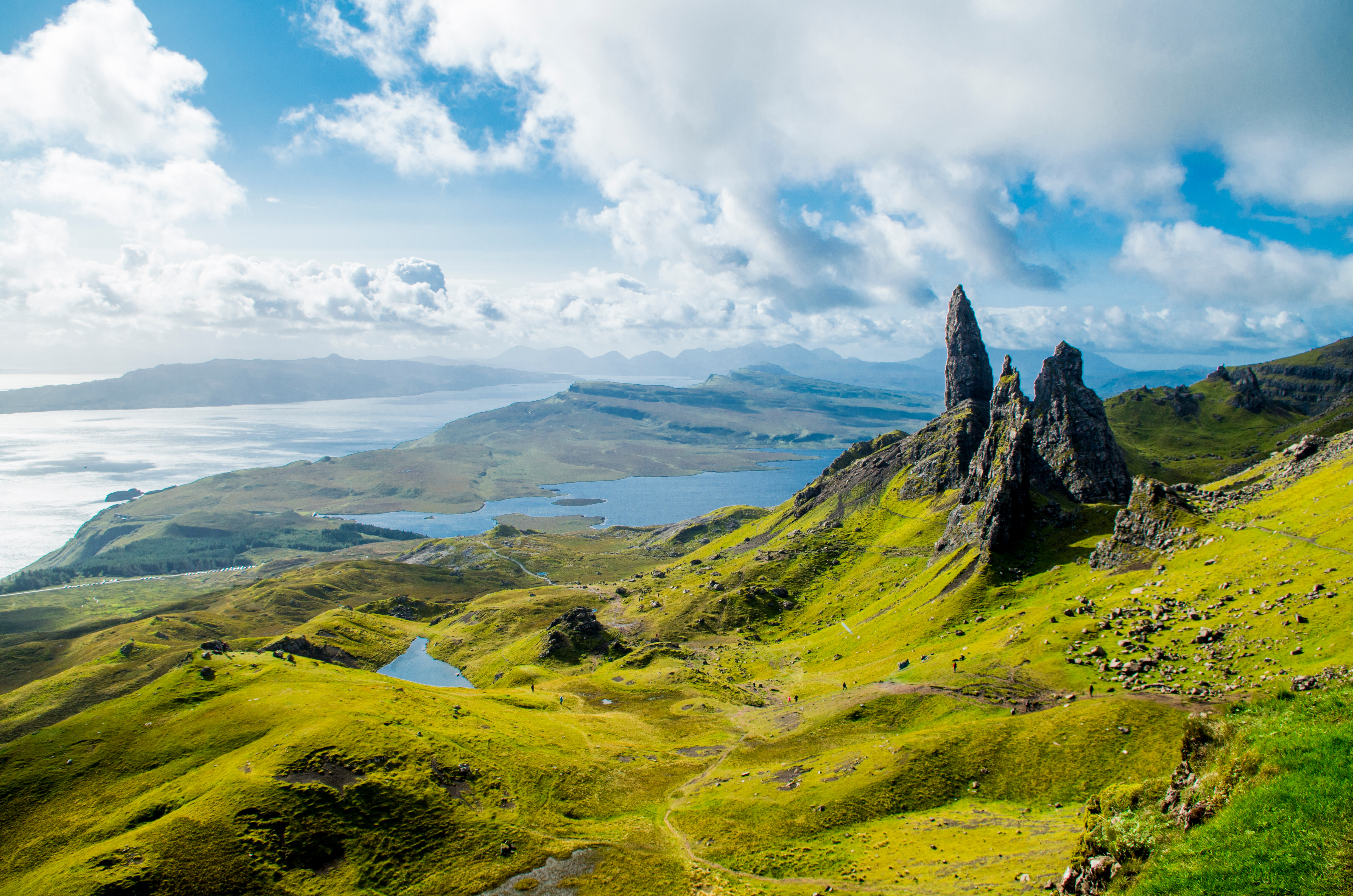 The Old Man of Storr, un sommet situé sur l'île de Skye, en Écosse. © Adam, Adobe Stock