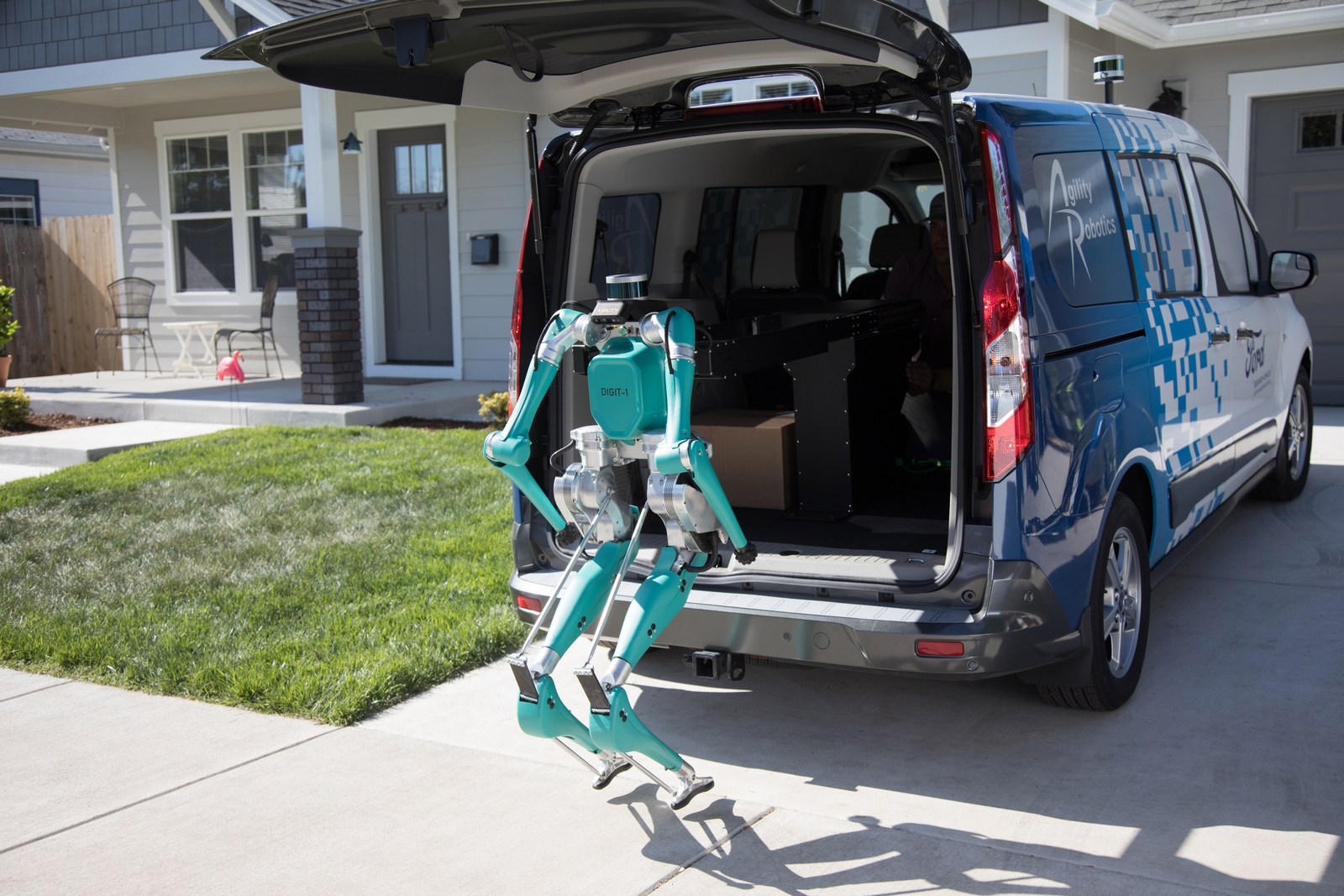 Le robot Digit débarqué de la voiture autonome de livraison Ford. © Ford