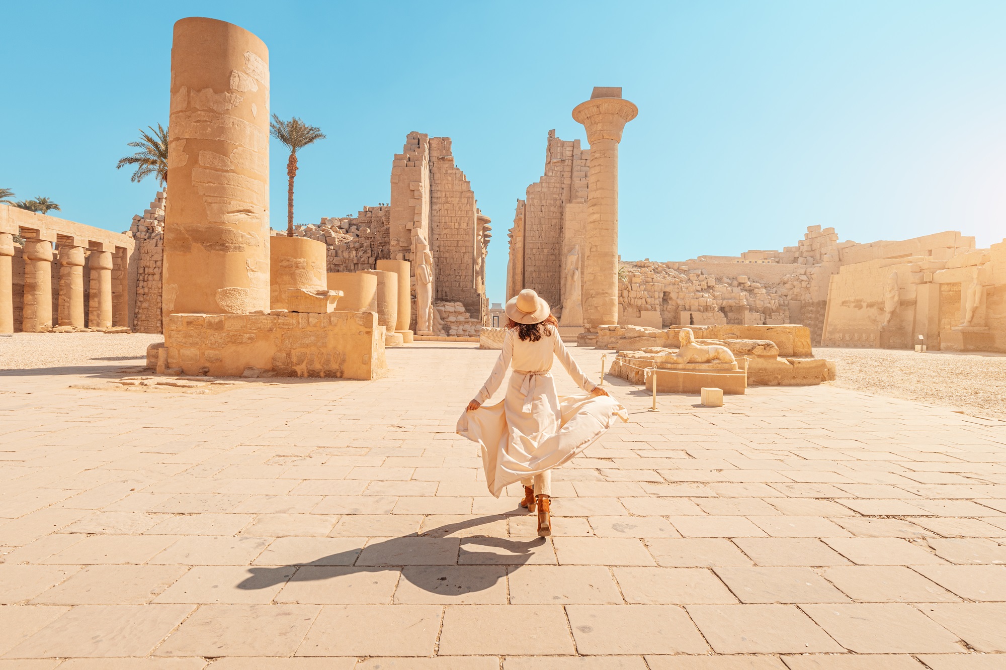 Partir en Égypte à la découverte des pyramides de Gizeh. ©merydolla, Adobe.