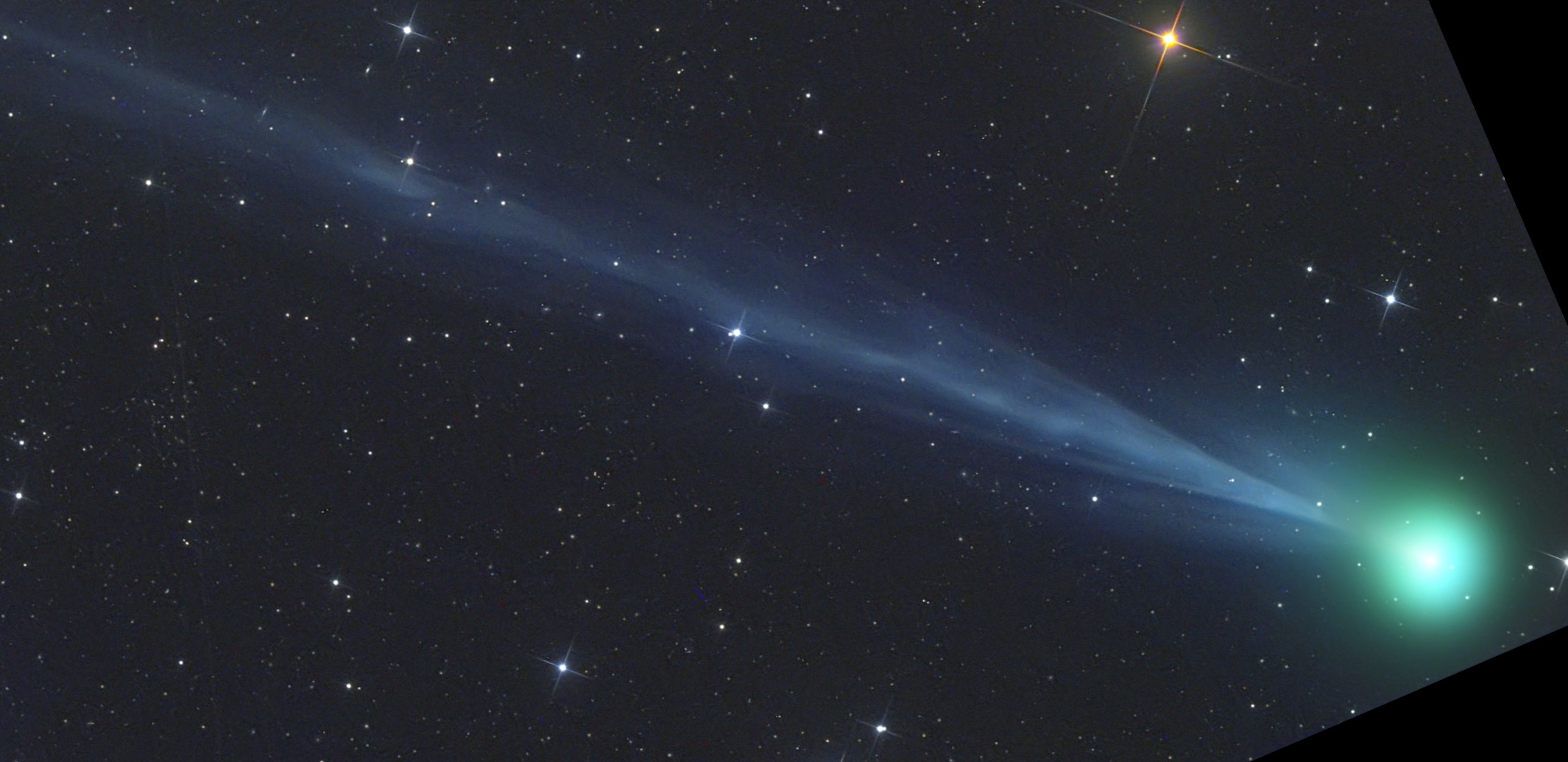 Une des superbes photos de la comète Swan. Celle-ci a été prise le 27 avril 2020 à Farm Tivoli en Namibie. © Gerald Rhemann