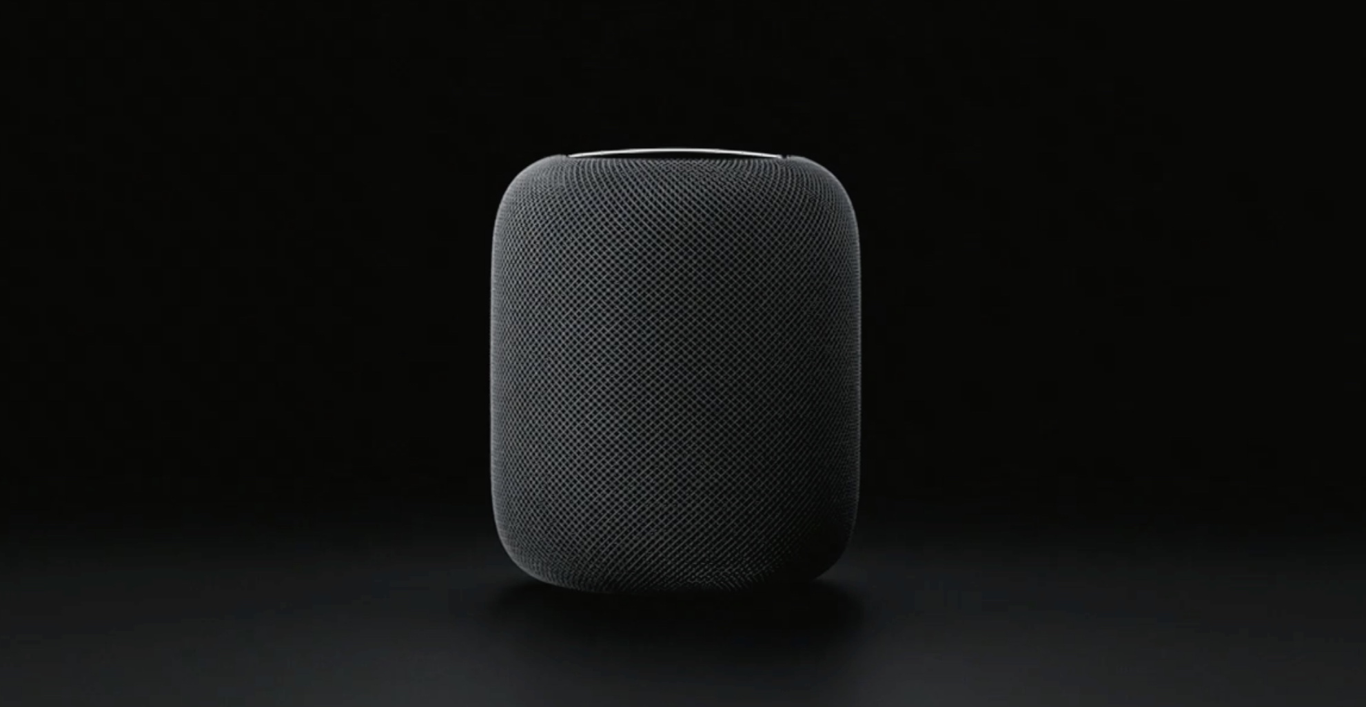 Avec&nbsp;HomePod, Apple a voulu se rapprocher d’un design renvoyant à l’univers de la hi-fi plus qu'à celui du gadget électronique. © Apple