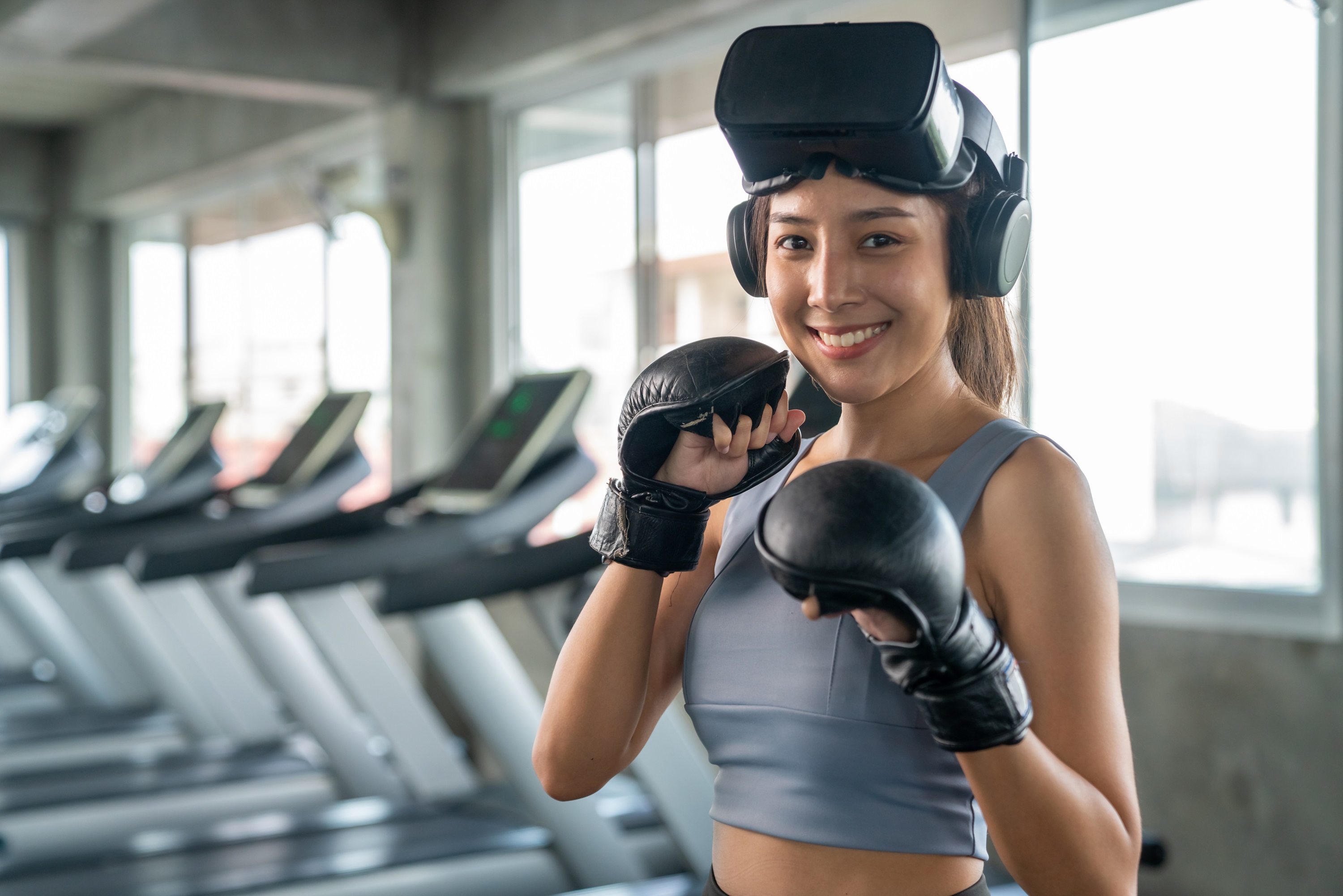 La boxe fait partie des sports olympiques qui utilise la réalité virtuelle pour préparer ses athlètes. Grâce à la VR, les boxeurs peuvent travailler leurs mouvements d'attaque ou de défense et anticiper les coups de l'adversaire en analysant son comportement. © CandyRetriever, Adobe Stock.