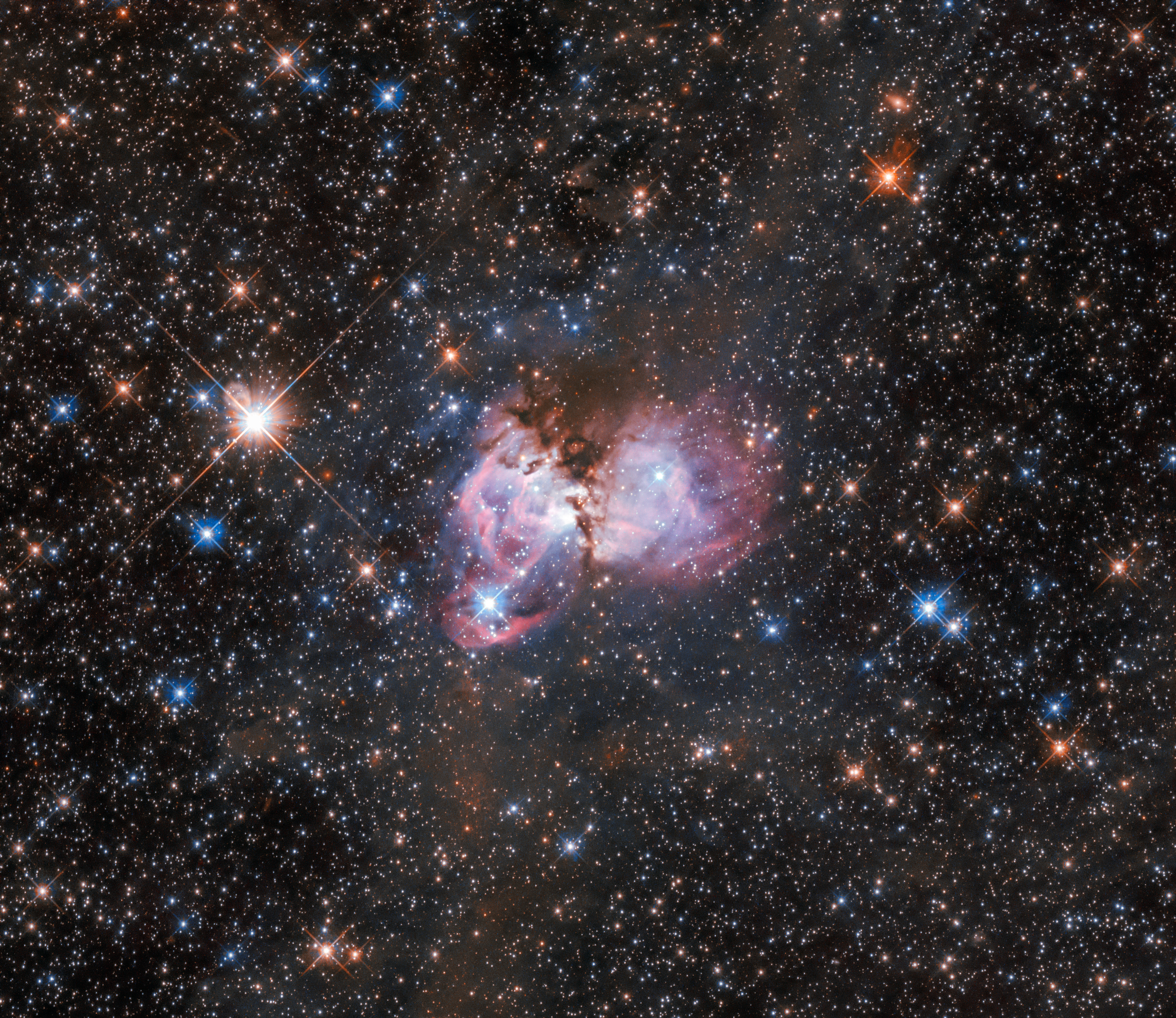 LHA 120-N 150, en lisière de la nébuleuse de la Tarentule, appartient à l’immense nuage qui s’étend sur plus de 1.000 années-lumière. © ESA, Hubble, Nasa, I. Stephens