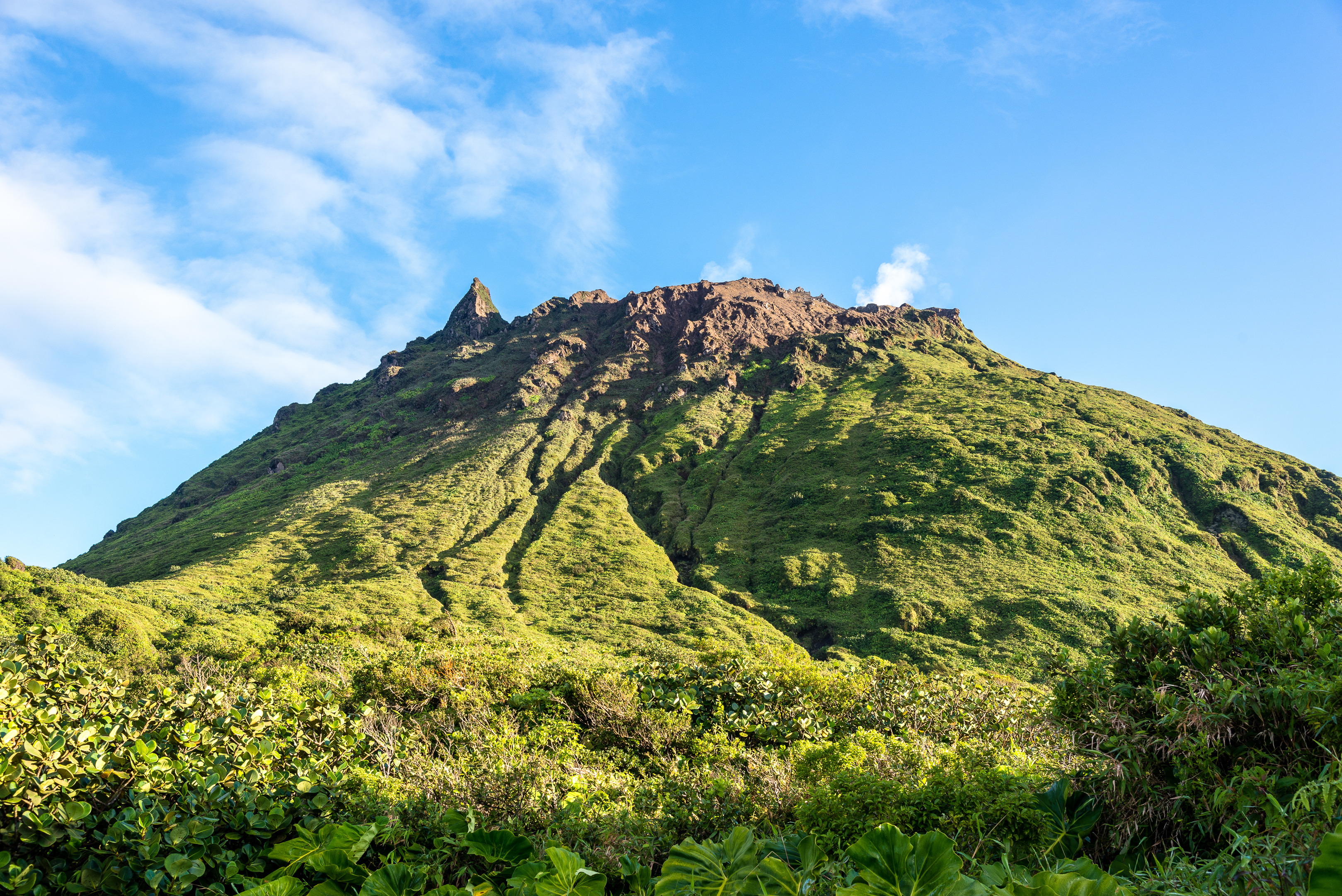 La Soufrière est un volcan actif guadeloupéen. © Jakob Fischer, Adobe Stock