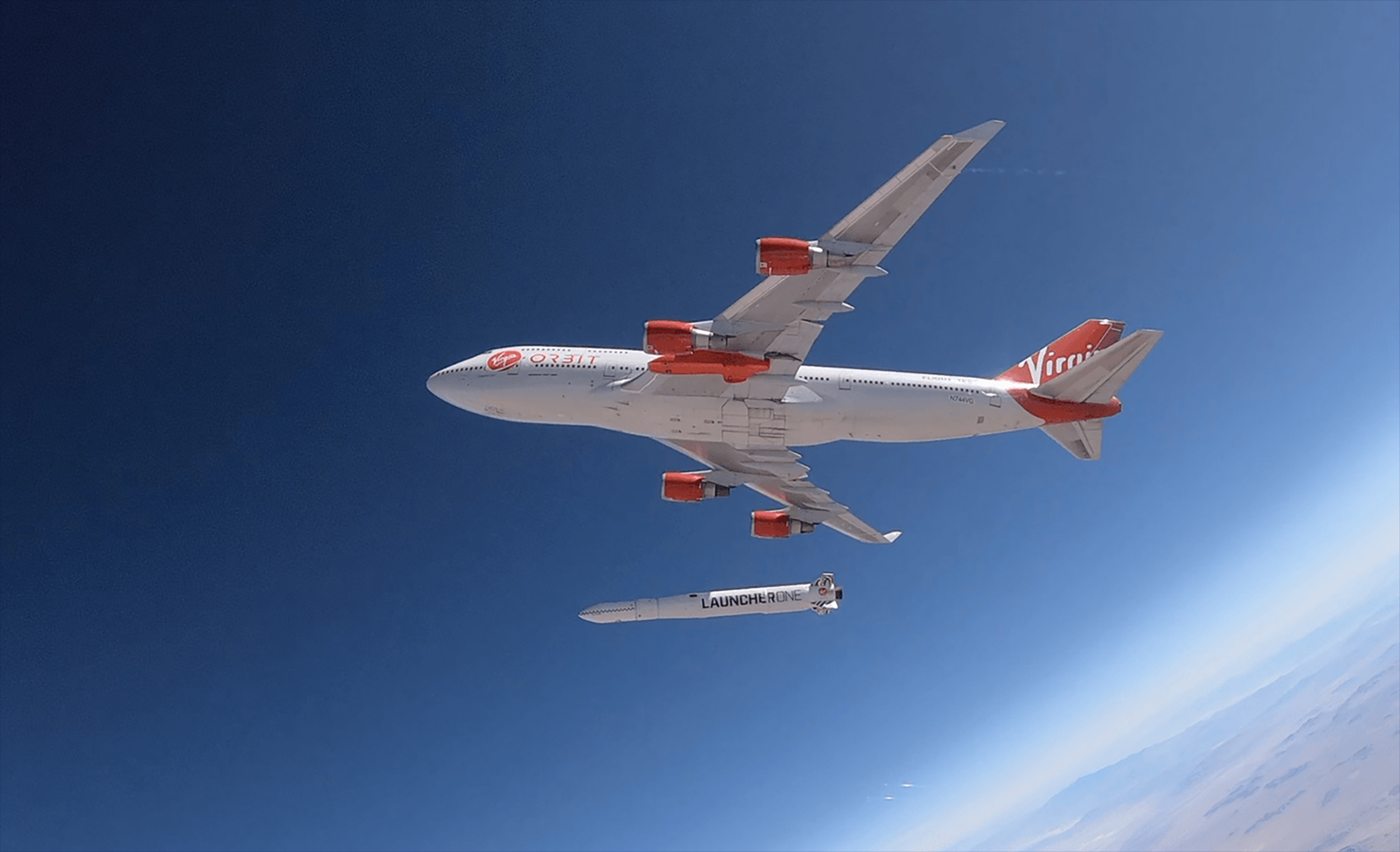 Le Launcher One est un lanceur aéroporté qui « décolle » depuis un avion. Développé par Virgin Orbit, filiale de Virgin Galactic, sa mise en service est prévu en 2020. © Virgin Orbit