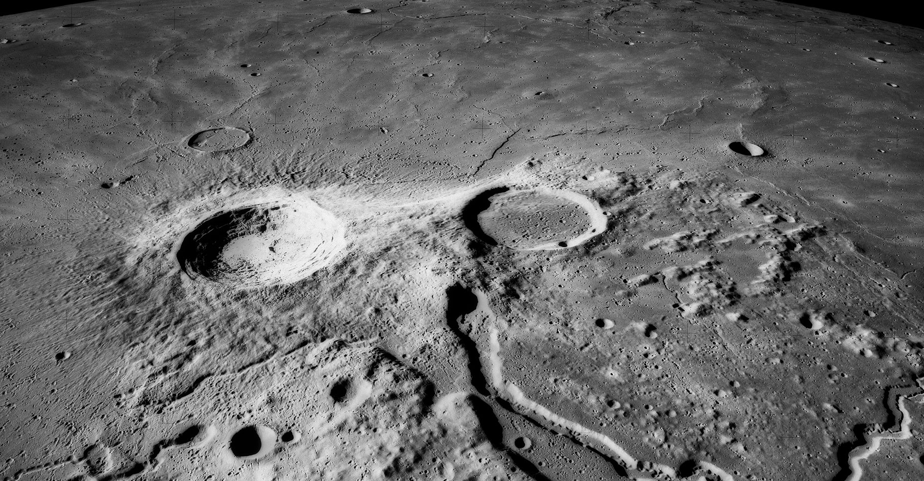 Aristarque est un cratère d’impact sur la face visible de la Lune. Parfois qualifié de « phare de la Lune », elle&nbsp;est la plus brillante des formations lunaires, avec un albédo deux fois supérieur aux autres. © Nasa CCO