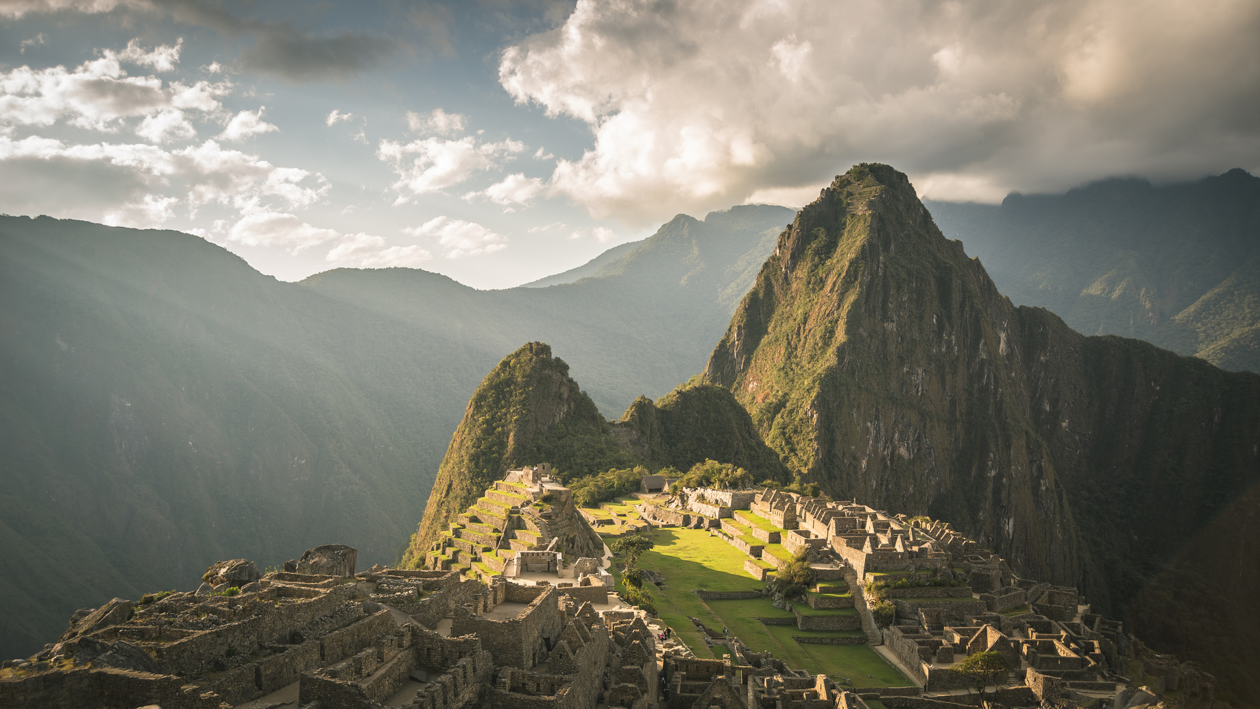 L’un des plus beaux circuits de randonnée du monde : le chemin de l’Inca. Le magnifique site de Machu Picchu est une des étapes de périple de 45 km, à parcourir en 4 jours. © fabio lamanna, fotolia