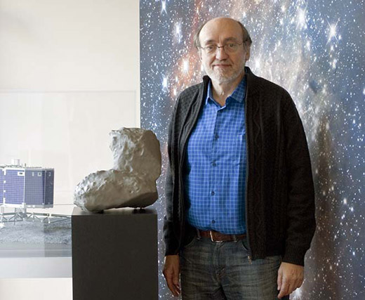 Michel Viso, spécialiste d'exobiologie au Cnes, travaille au sein de l'équipe qui s'occupe de Rosetta et de Philae pour comprendre la composition de la comète Tchouri. © DR