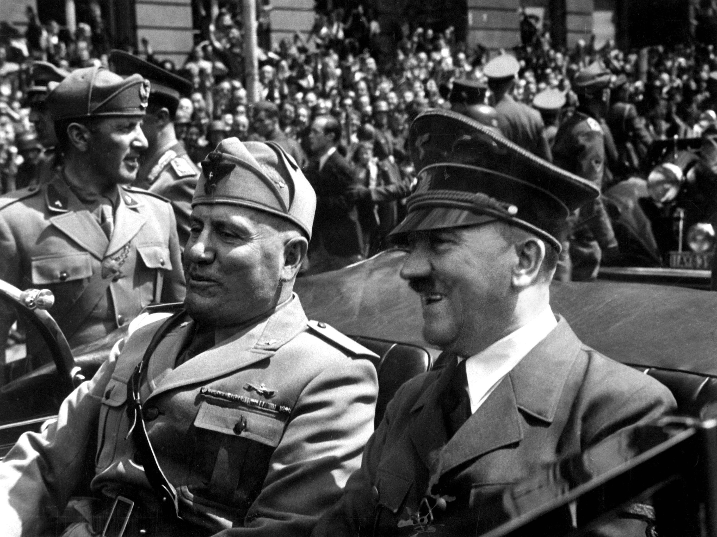Benito Mussolini et Adolf Hitler, en juin 1940. © Inconnu, Google Images