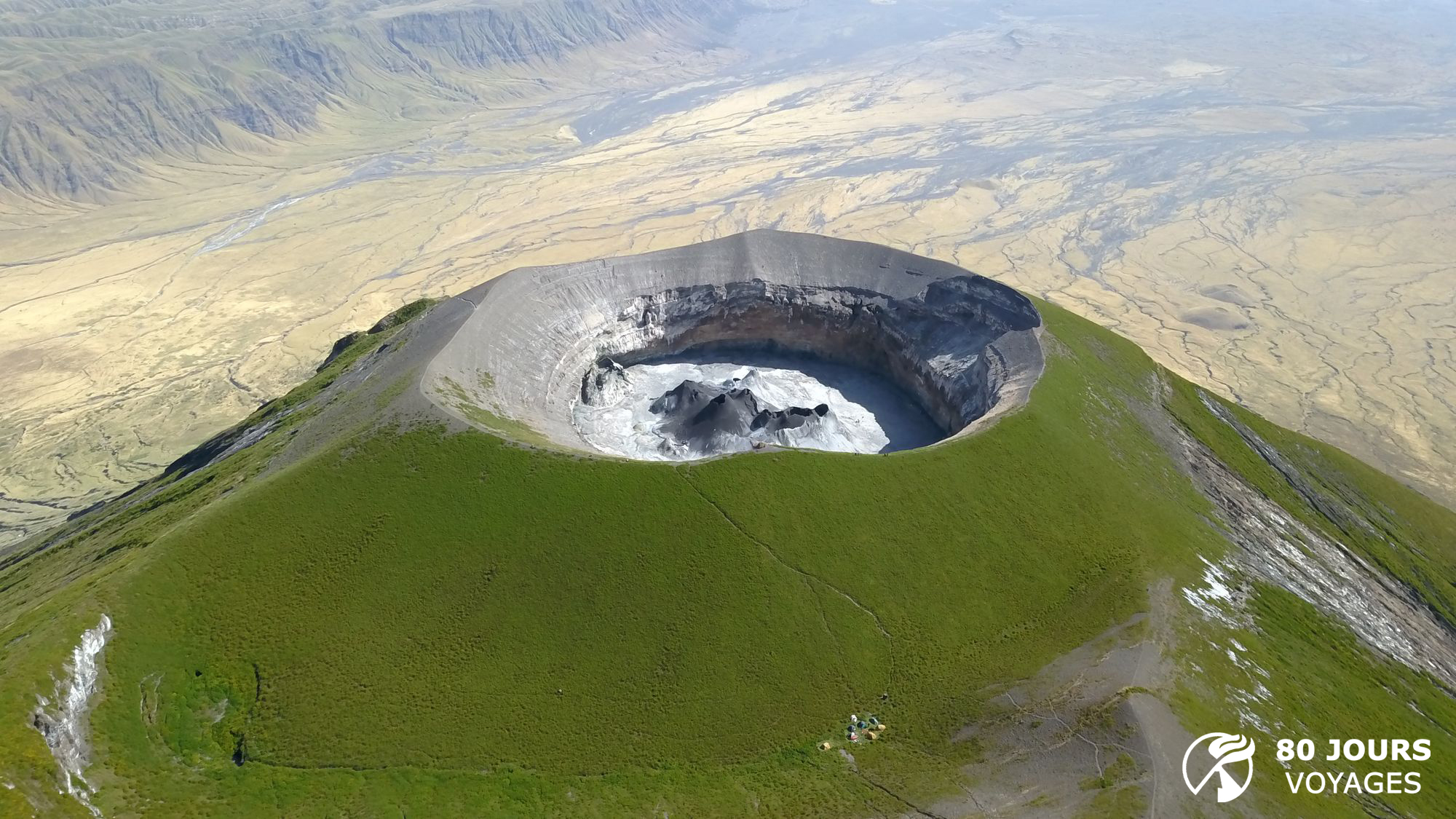 Le majestueux volcan Ol Doinyo Lengaï, culminant à près de 3 000 mètres d’altitude. © Sylvain Chermette, 80 Jours Voyages