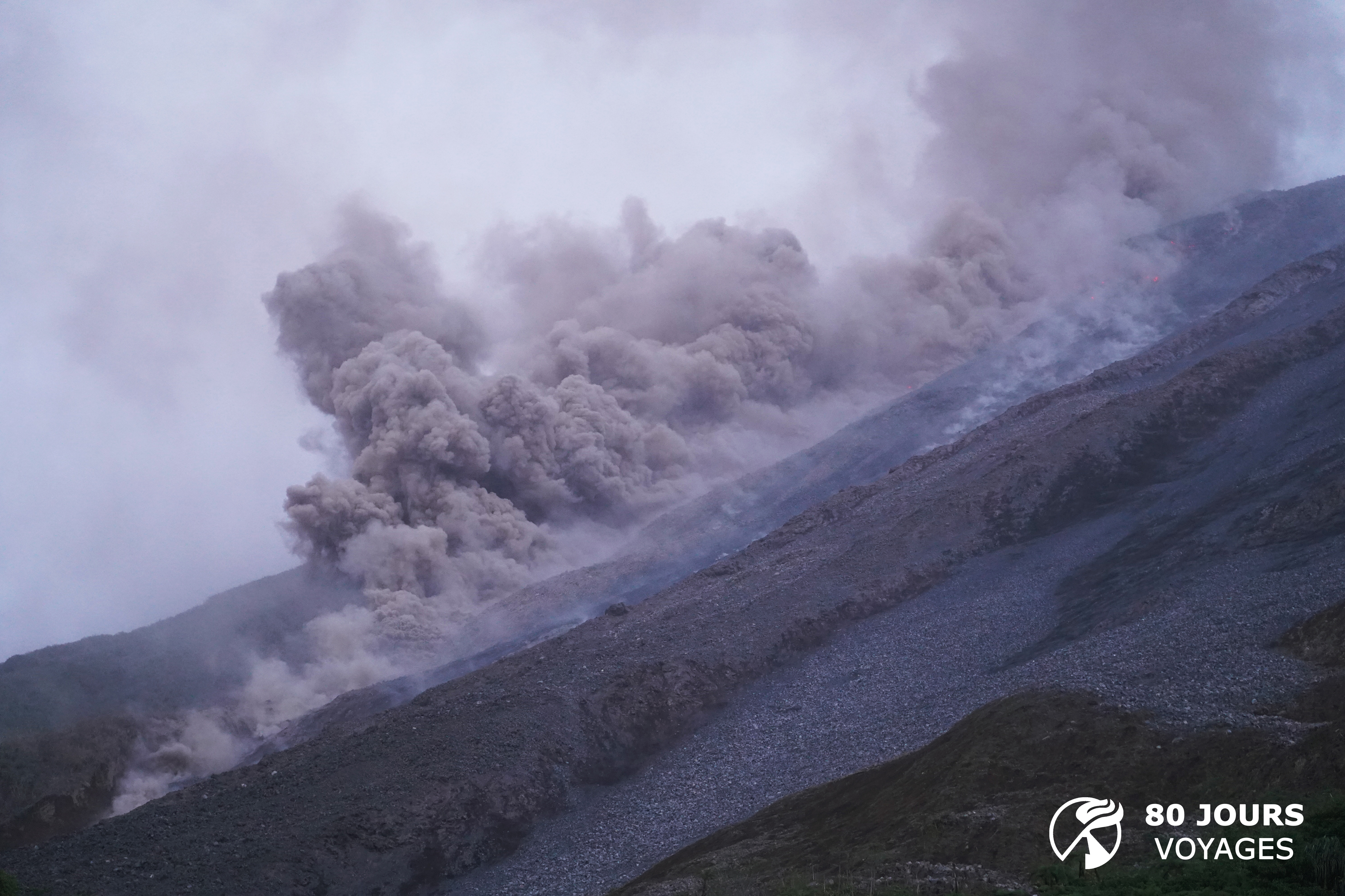 Nuée ardente sur le volcan Karangetang, le 1er mars 2023. © Sylvain Chermette, 80 Jours Voyages