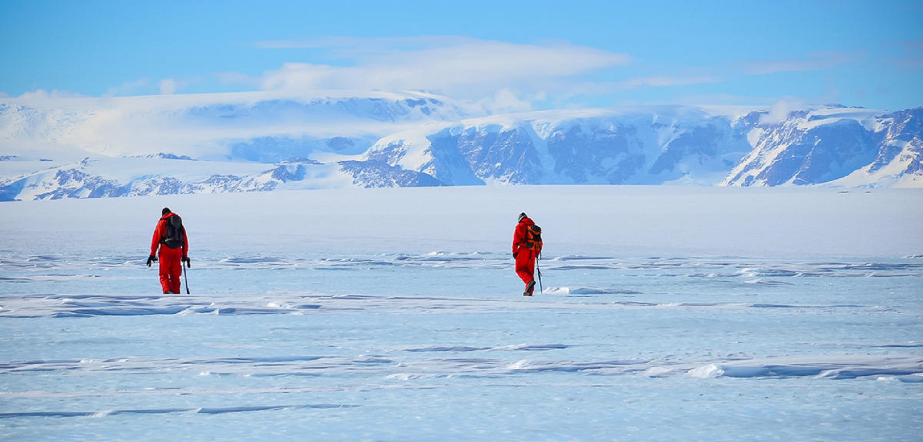 Antarctique, chasseurs de météorites. CNRS - Le Journal. © J. GATTACCECA, L. FOLCO, M. GEMELLI / PNRA. 