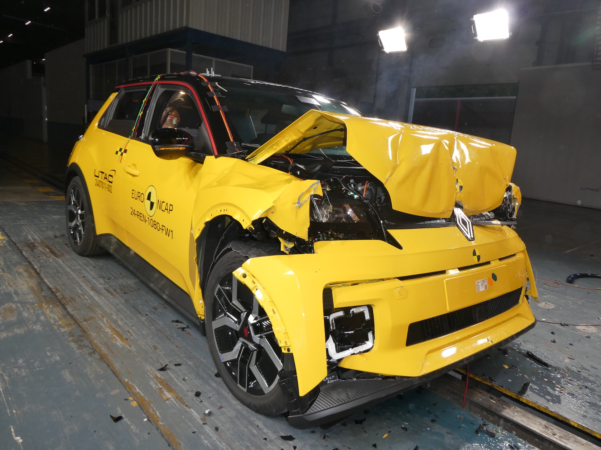 La nouvelle R5 E-Tech n'obtient pas la meilleure note aux crash-tests. © Euro NCAP