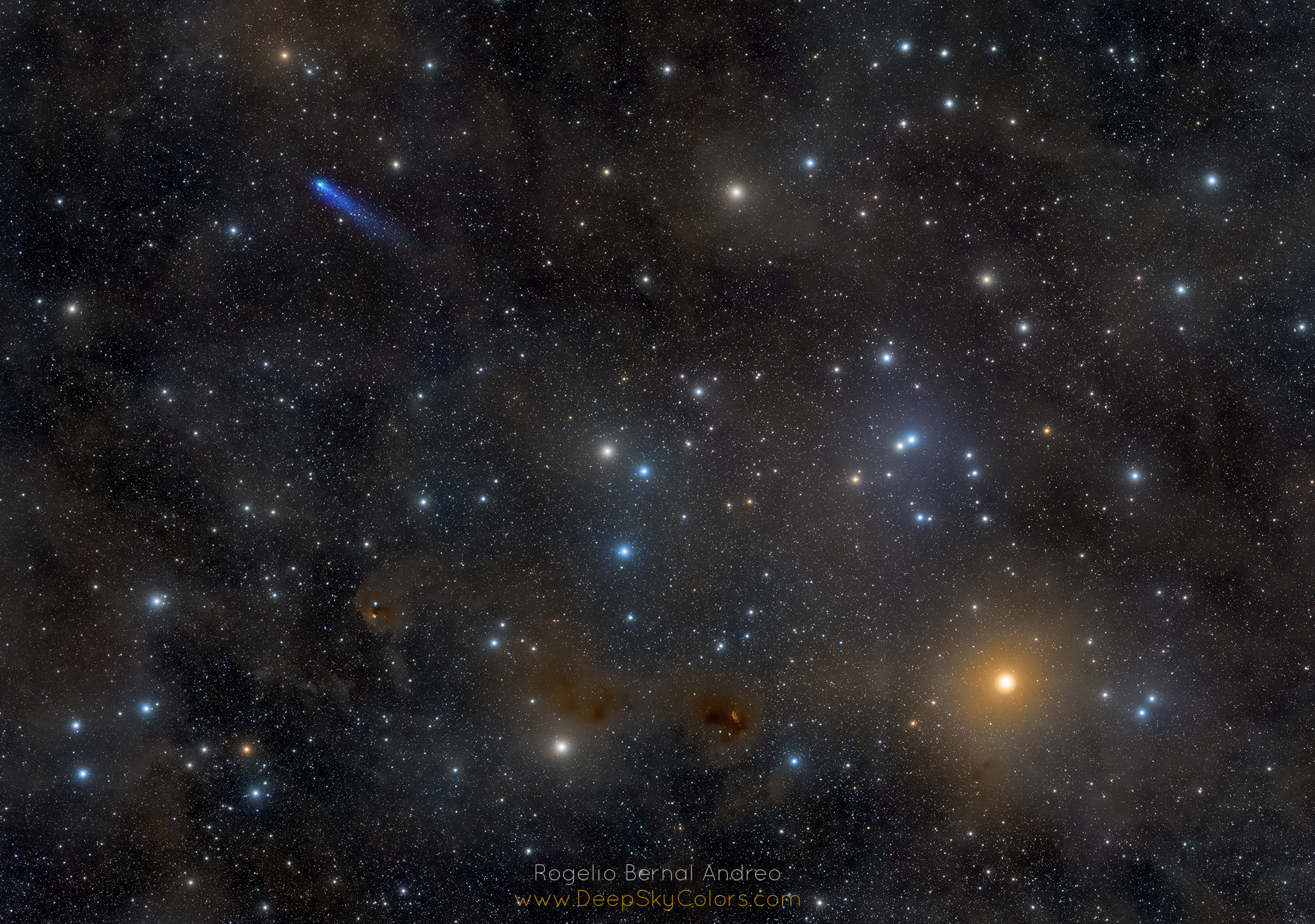L'amas des Hyades et la comète C/2016 R2 Panstarrs. © Rogelio Bernal Andreo (Deep Sky Colors)