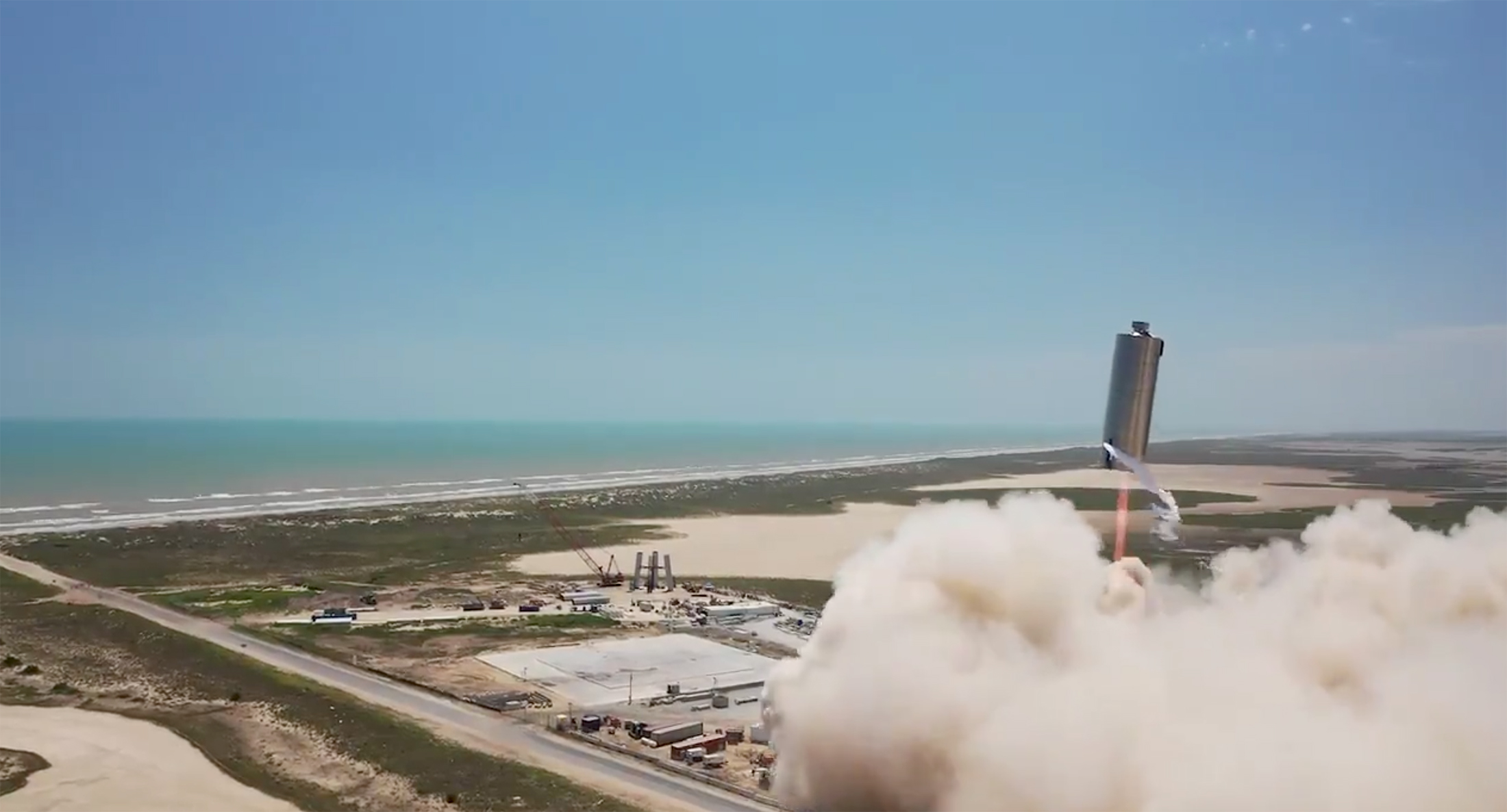 Le SN6 lors de son vol d'essai à 150 mètres de hauteur (septembre 2020). © SpaceX&nbsp;