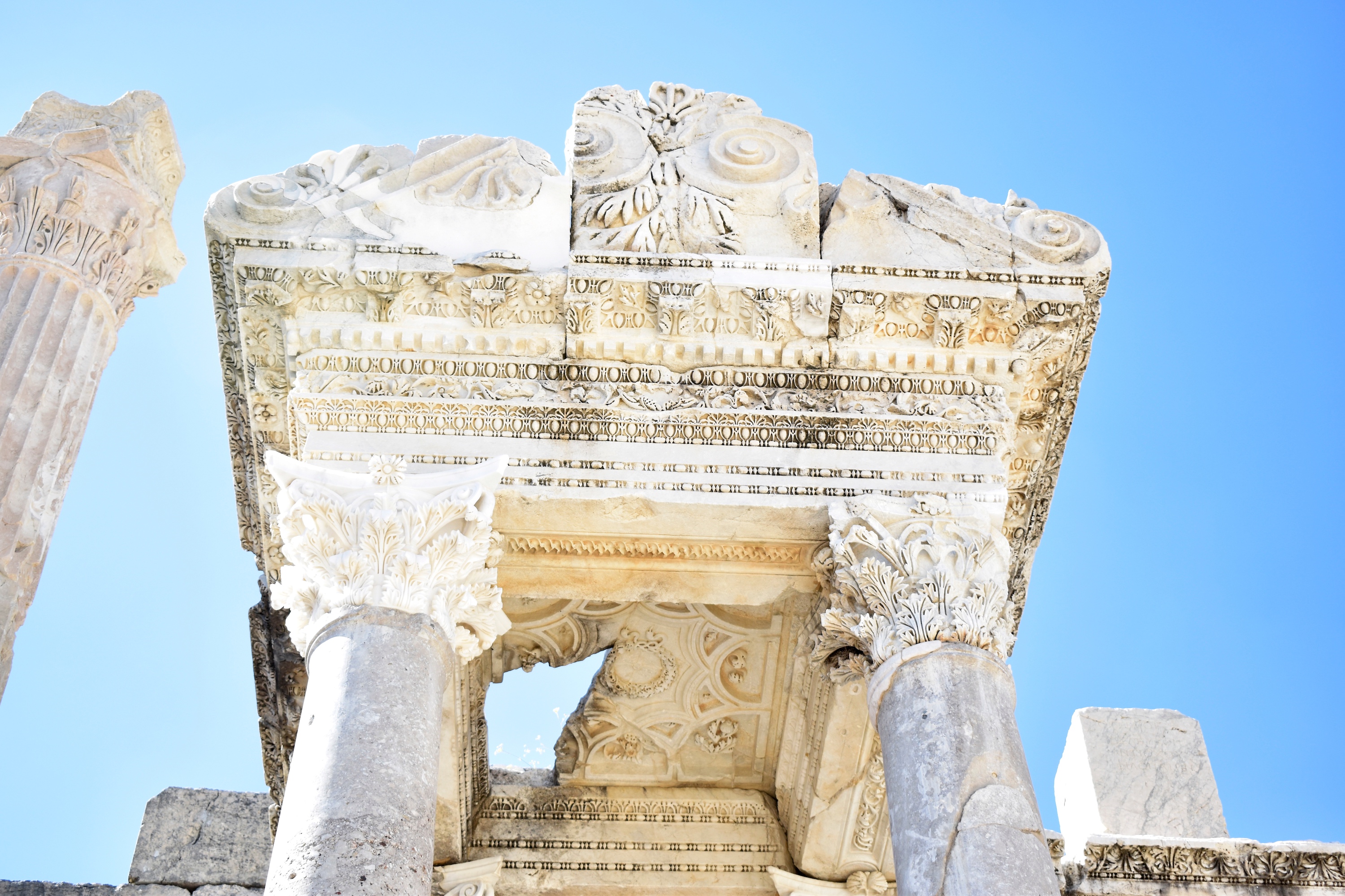 Élément d'architecture dans l’ancienne ville antique de Sagalassos, site archéologique important en Turquie. © Gulnaz, Adobe Stock
