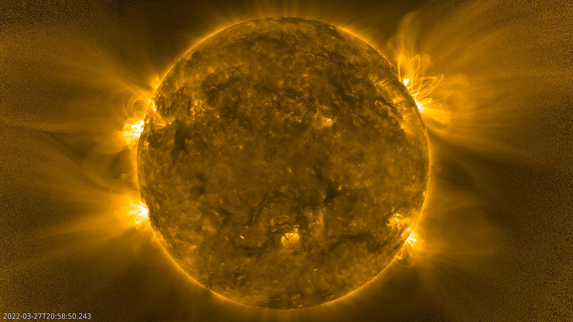 Puissantes éruptions solaires enregistrées par la caméra infrarouge EUI de la sonde européenne Solar Orbiter lors de son passage rapproché le 27/03/2022.&nbsp;&nbsp;© ESA &amp; NASA/Solar Orbiter/EUI Team