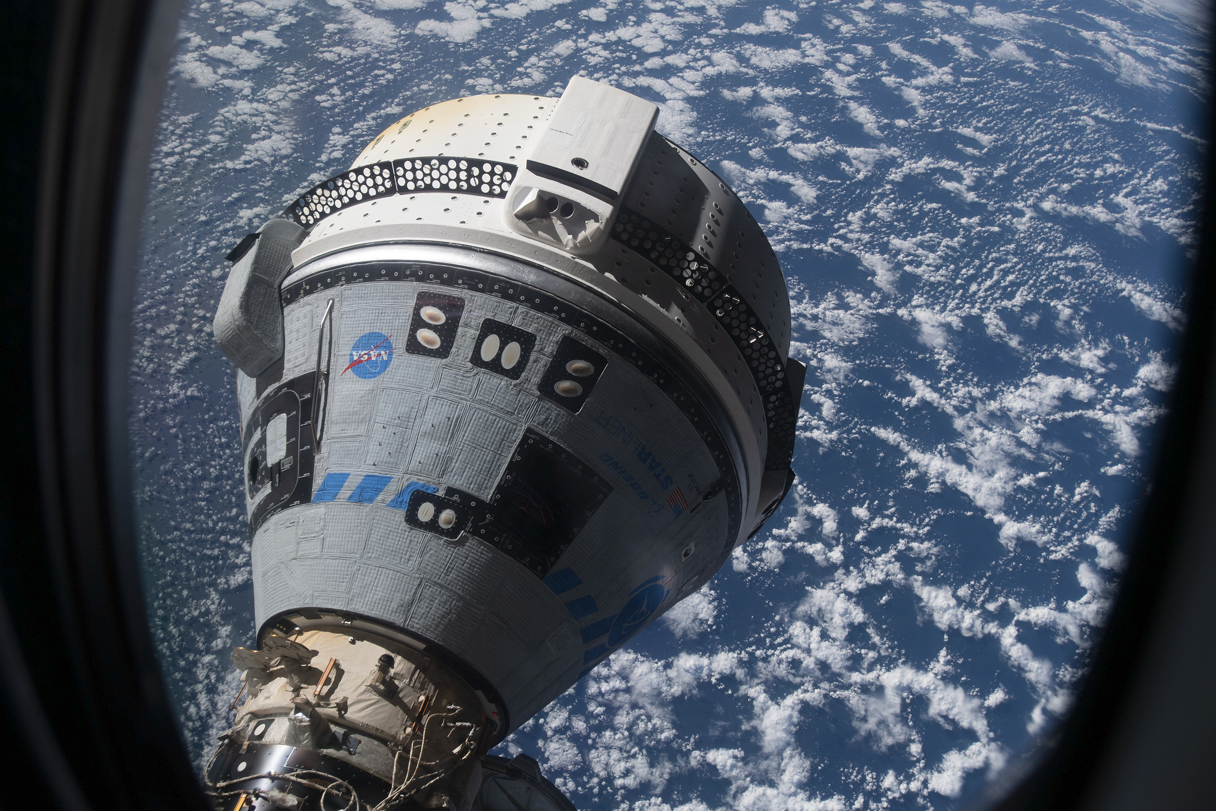 Le Starliner de Boeing amarré au module Harmony de la Station spatiale (21 mai 2022). © Nasa