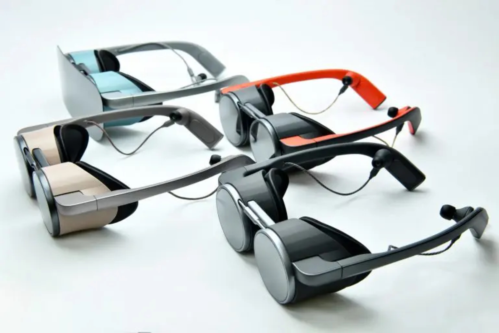 Il ne s’agit que d’un prototype, mais les lunettes de VR dévoilées par Panasonic sont bien plus séduisantes que les modèles actuels. © Panasonic