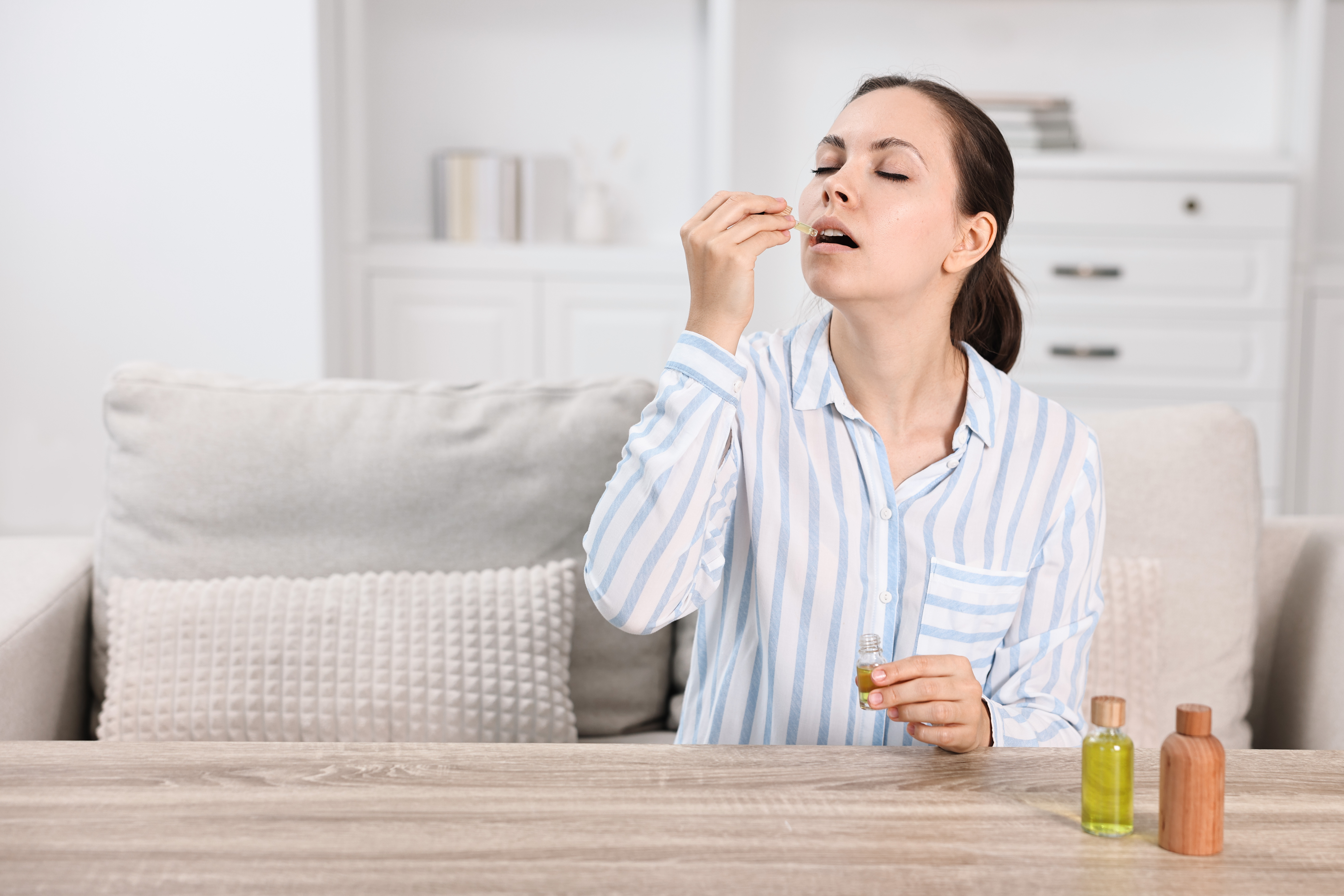L’usage du CBD devient de plus en plus courant en France © New Africa,  Adobe Stock