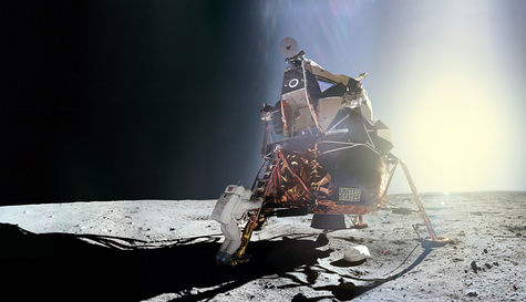 L'ouvrage LUNE revient sur les images des missions Apollo. © Images Nasa/JSC, retraitements O. de Goursac, LUNE, Tallandier, 2008