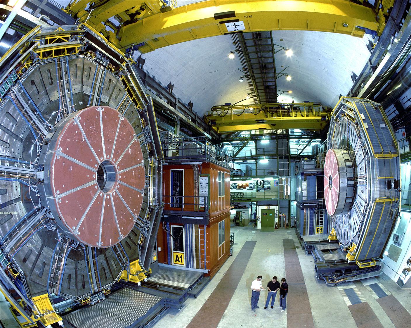 On voit ici une partie du détecteur de particules Aleph, l'un des quatre détecteurs qui observaient les résultats des collisions de positrons et d'électrons accélérés par le Lep. On a chassé, sans succès, le boson de Higgs avec Aleph.&nbsp;© Cern