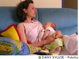 Tout démontre que l'allaitement au sein est la meilleure source alimentaire pour les nourrissons. © Dany Sylvie/Fotolia
