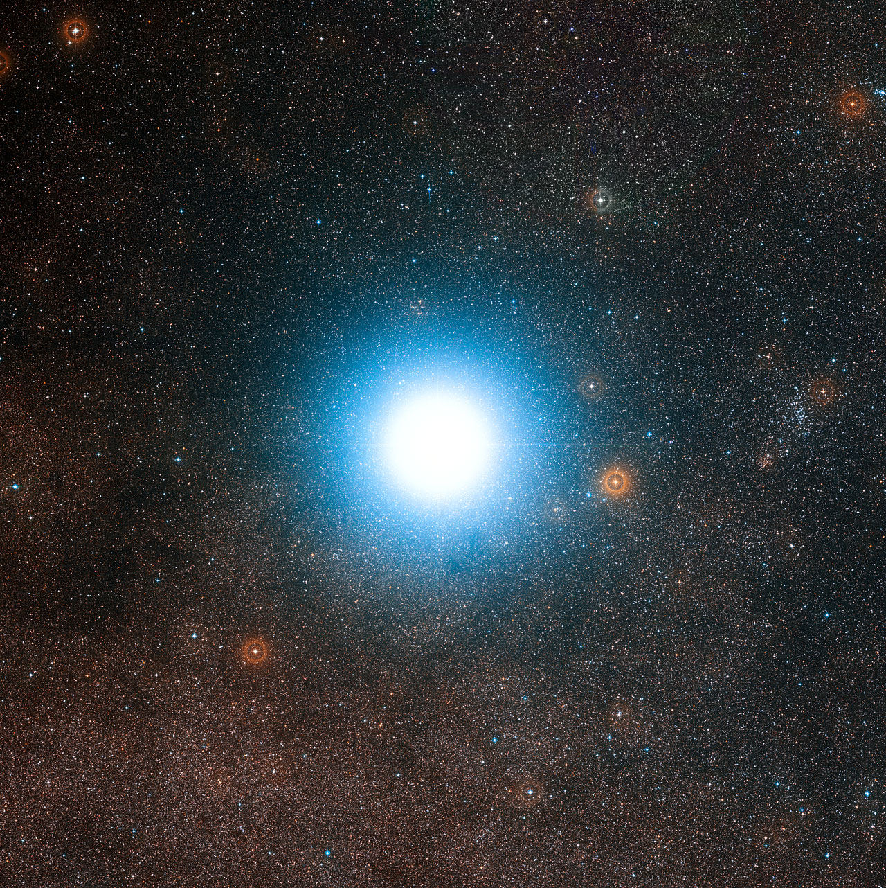 Alpha du Centaure B, vue de la Terre, si lumineuse car très proche...&nbsp;© ESO