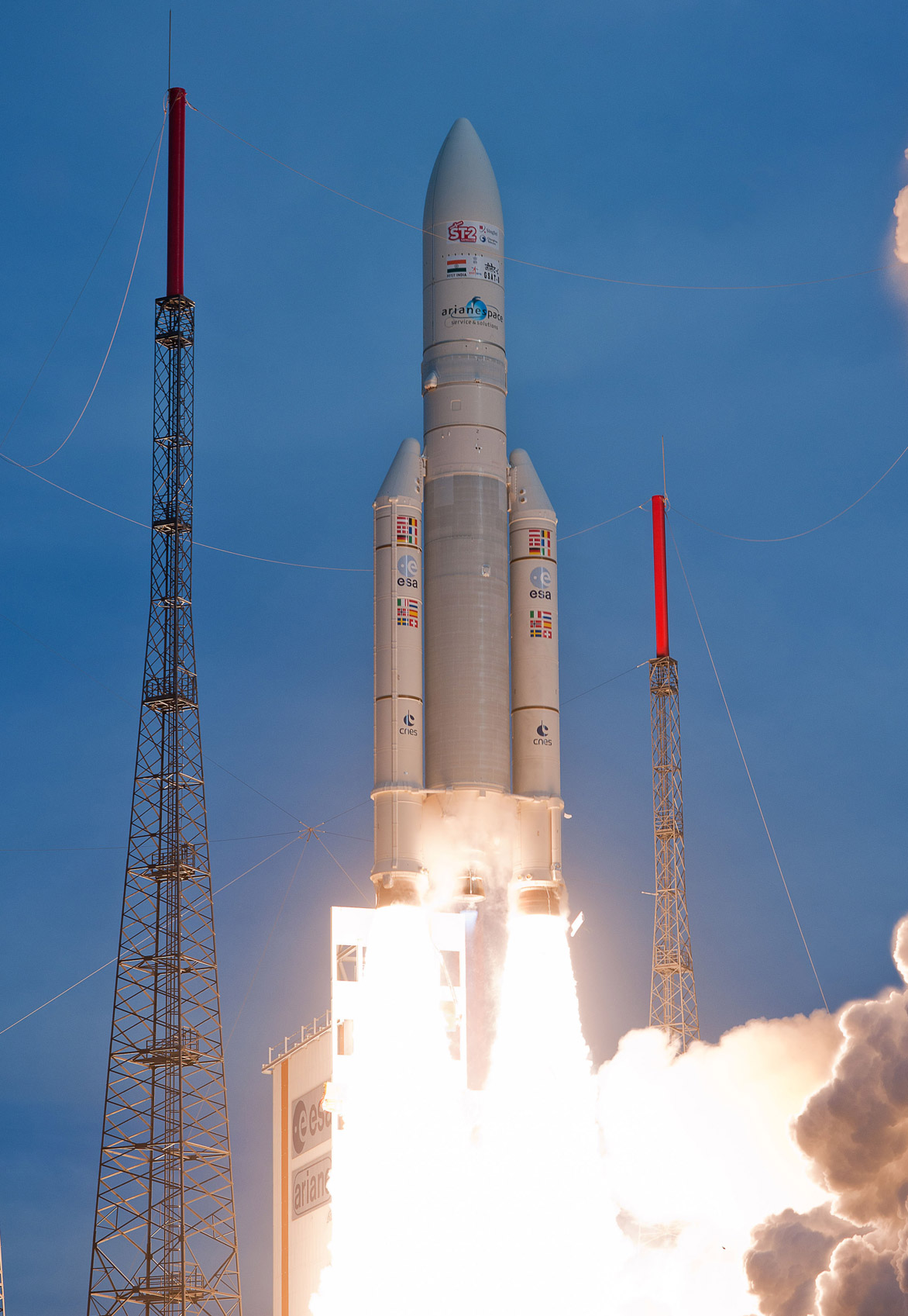 Les ministres chargés de l'espace des États membres de l'Agence se réuniront en fin d’année pour décider de l’avenir d’Ariane 5 et de son remplacement par une nouvelle génération de lanceur. La seule certitude que l’on a est que le choix du nom de ce futur lanceur sera donné au pays européen qui contribuera le plus à son programme... © 2011 Esa/Cnes/Arianespace/Photo Optique Video CSG
transitoire