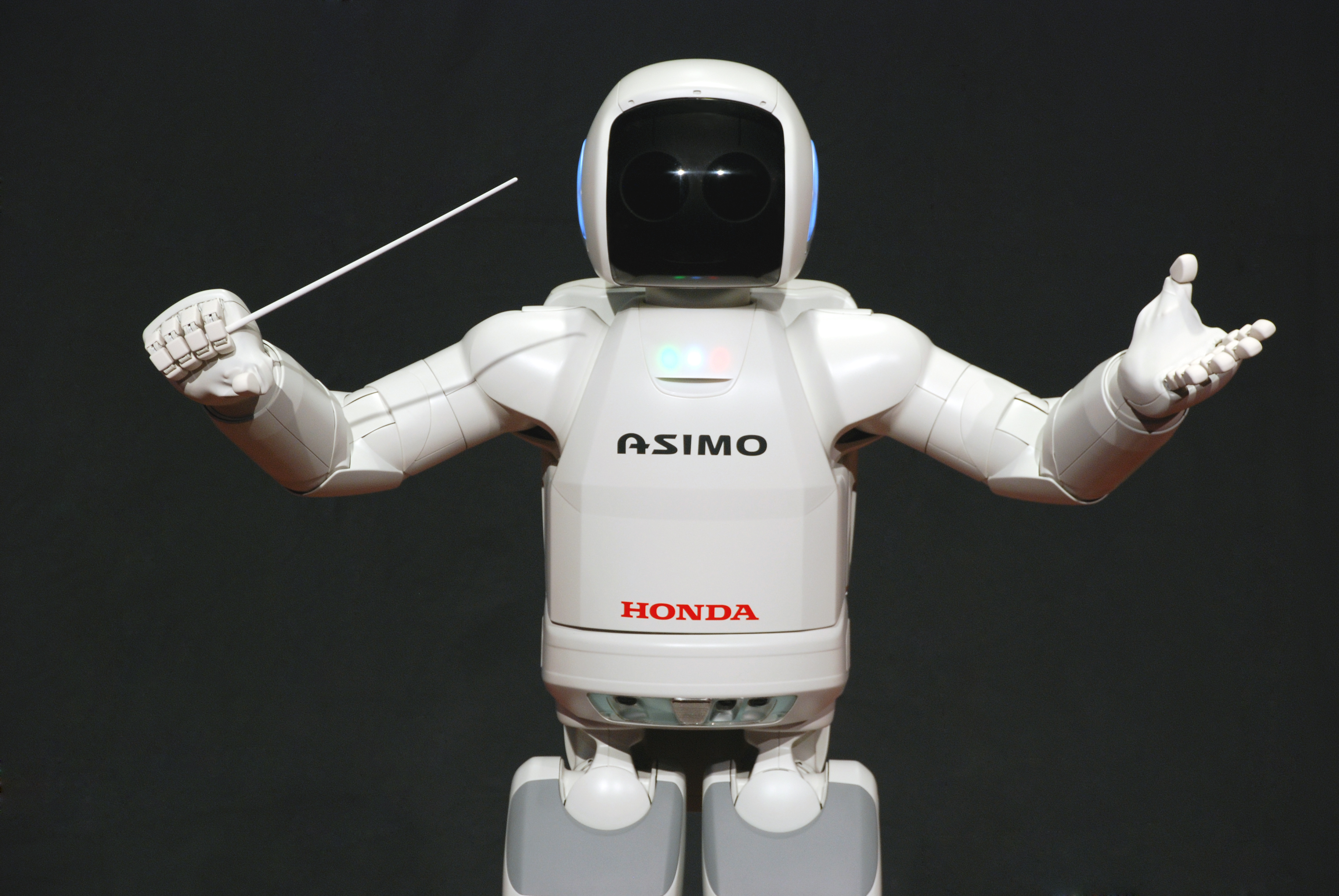 Asimo est l’acronyme de Advanced Step in Innovative MObility (une étape de plus vers la mobilité innovatrice, en français). La nouvelle génération de ce robot vient d’être présentée à New York. © Vanillasse, Wikimedia Commons, cc by sa 3.0