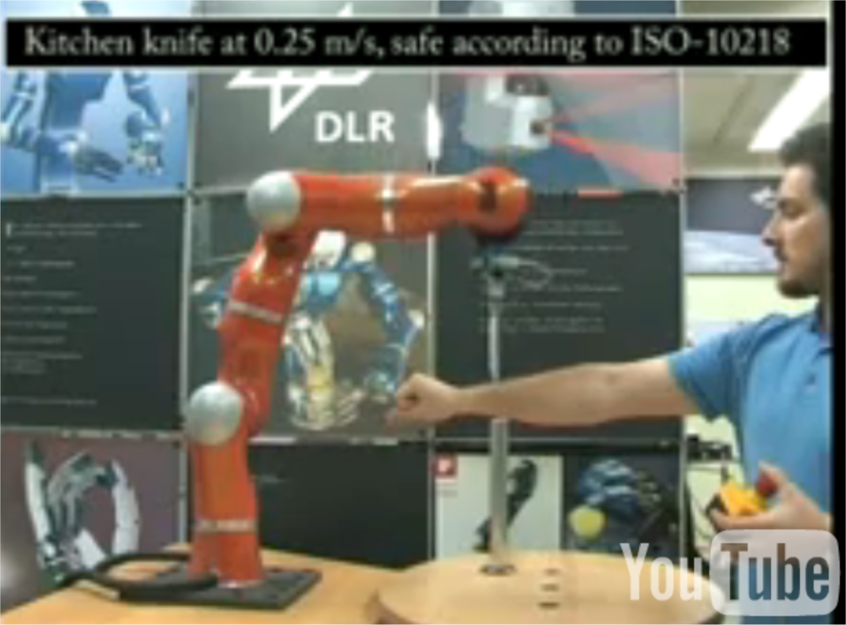 Quelques capteurs de pression peuvent rendre un robot inoffensif, comme le démontrent Sami Haddadin, ici en pleine expérimentation, et ses collègues allemands de la DLR. © Sami Haddadin&nbsp;et al. / DLR
