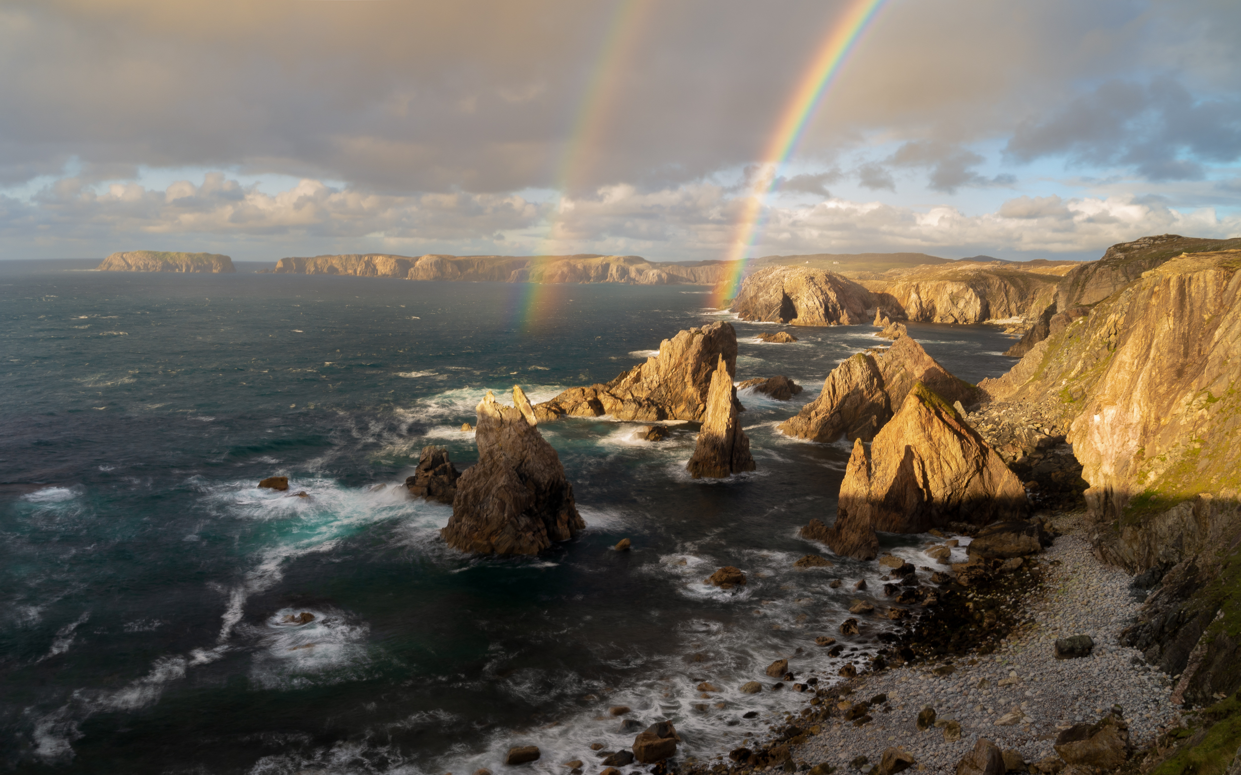Les plus belles photos météo de l’année. Pinnacles of Light, île de Lewis, Écosse © Richard Fox, Royal Meteorological Society