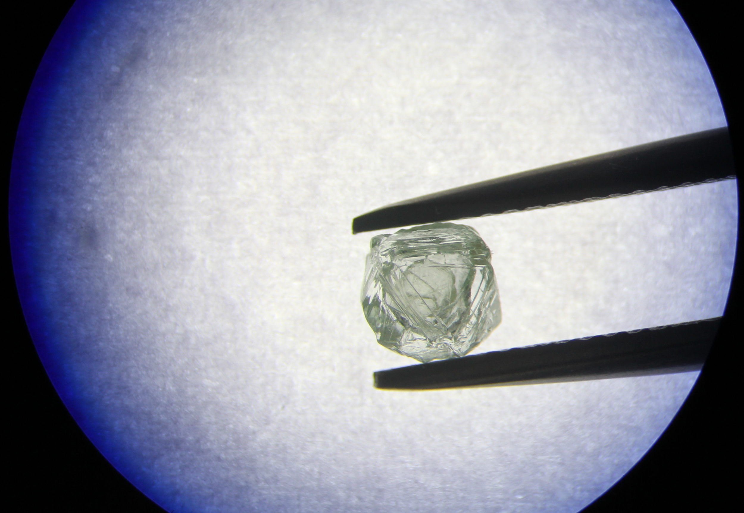 Ce diamant double unique au monde a été découvert dans un gisement de Iakoutie, dans l’Extrême-Orient russe. © Alrosa