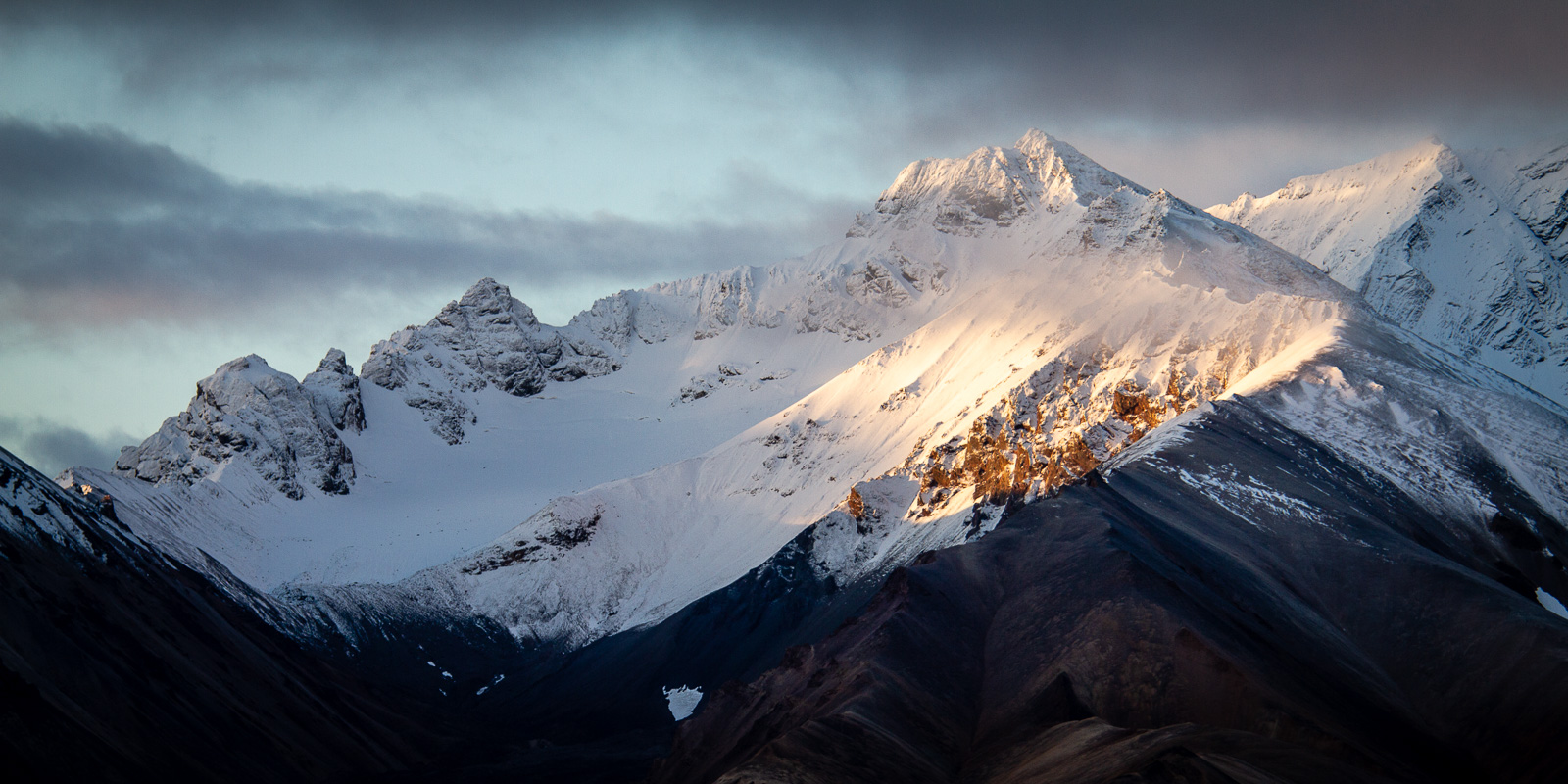 Le Mont Denali en Alaska voit ressurgir les dizaines de tonnes de déjections laissées par les alpinistes au cours de années. © Arthur T. LaBar, Flickr