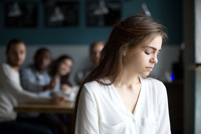 Le manque de sommeil accroît le risque d’isolement social. © UC Berkeley
