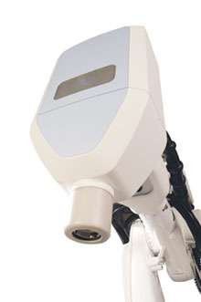 Le Cyberknife est un appareil de radiothérapie qui permet de réduire le nombre de séances tout en gardant la même efficacité. © DR