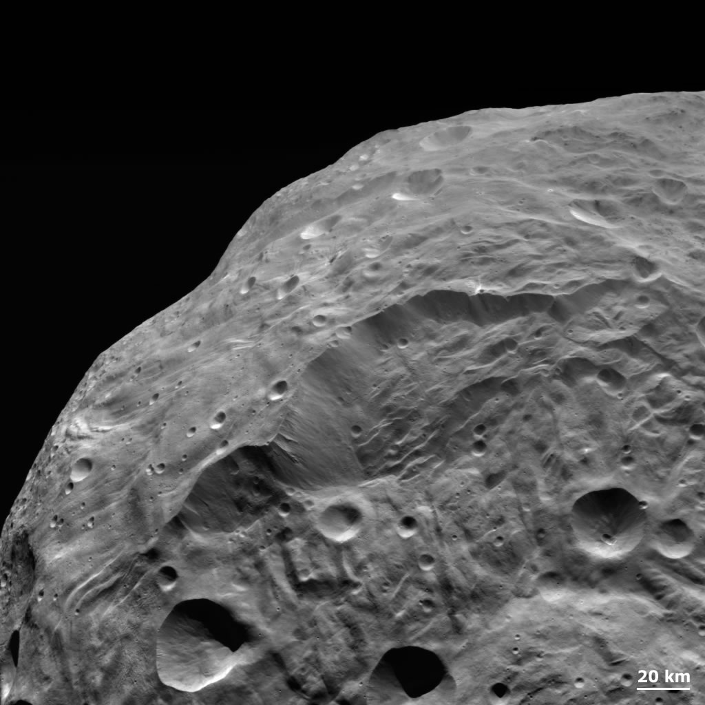 Cette image de Vesta a une résolution d'environ 260 mètres par pixel. © Nasa/JPL-Caltech/Ucla/MPS/DLR/ IDA