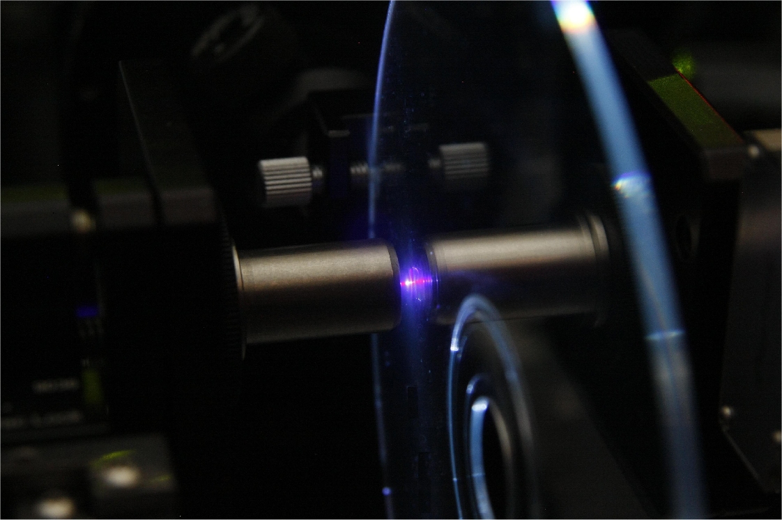 Une tête de lecture à laser et une optique qui, explique-t-on, ressemblent beaucoup à celles d'un lecteur de DVD. © Business Wire