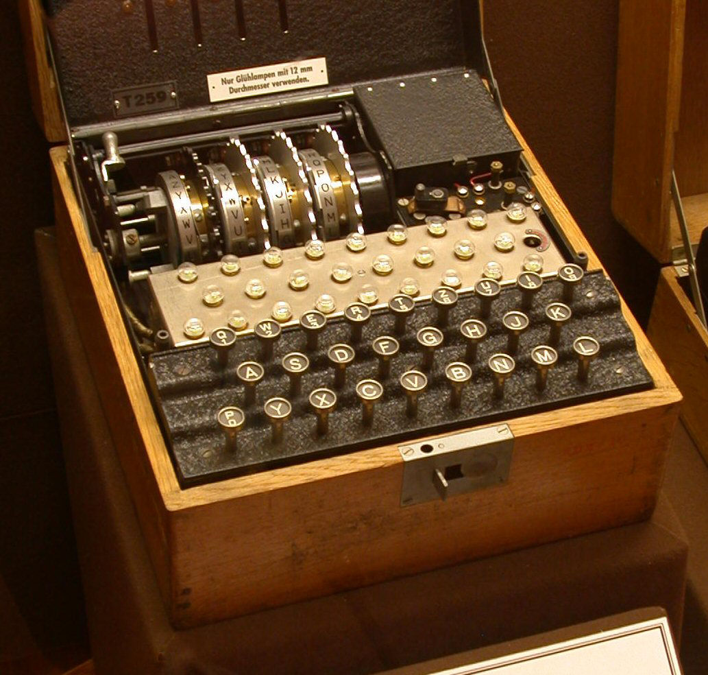Une des machines électromécaniques Enigma, qui ont servi au chiffrement de messages par l’armée allemande durant la seconde guerre mondiale. Alan Turing a grandement contribué à déchiffrer ce code.
