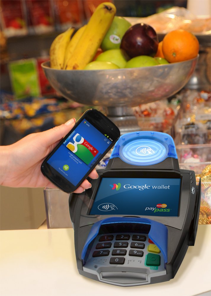 Pour payer avec Google Wallet, il faut approcher le téléphone à moins de 4 cm du récepteur et choisir un mode de paiement (carte bancaire Citygroup ou carte virtuelle prépayée). © Google
