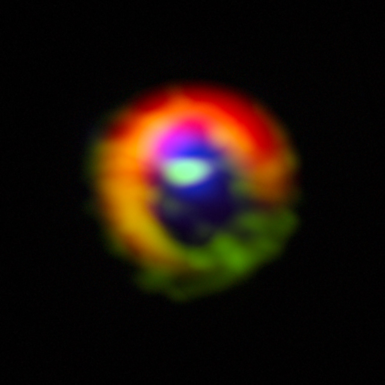Les observations effectuées avec le télescope Alma du disque de gaz et de poussière cosmique autour de la jeune étoile HD 142527 montrent d'importants écoulements de gaz à travers un espace vide dans le disque. Il s'agit des premières observations directes de tels écoulements, que l'on suppose être engendrés par la consommation de gaz des planètes géantes au cours de leur croissance, et qui constituent un moment clé de la naissance des planètes géantes. © Alma (ESO,&nbsp;NAOJ,&nbsp;NRAO), S. Casassus et al.