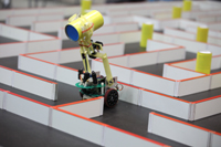 Des robots-souris parcourent les labyrinthes avec rapidité et fluidité. © Japan Micromouse competition 
