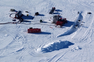 La zone où se trouve les batiments du télescope IceCube au Pôle Sud. Crédit: NSF