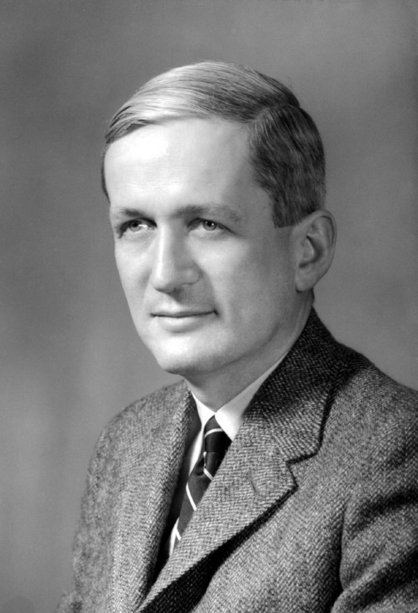 Le prix Nobel de physique Norman Ramsey, né en 1915, est décédé à l'âge de 96 ans en 2011. Il est bien connu pour son invention en&nbsp;1960 de&nbsp;la première horloge atomique basée sur un maser à hydrogène. © Adrienne Kolb, Fermilab History &amp; Archives Project